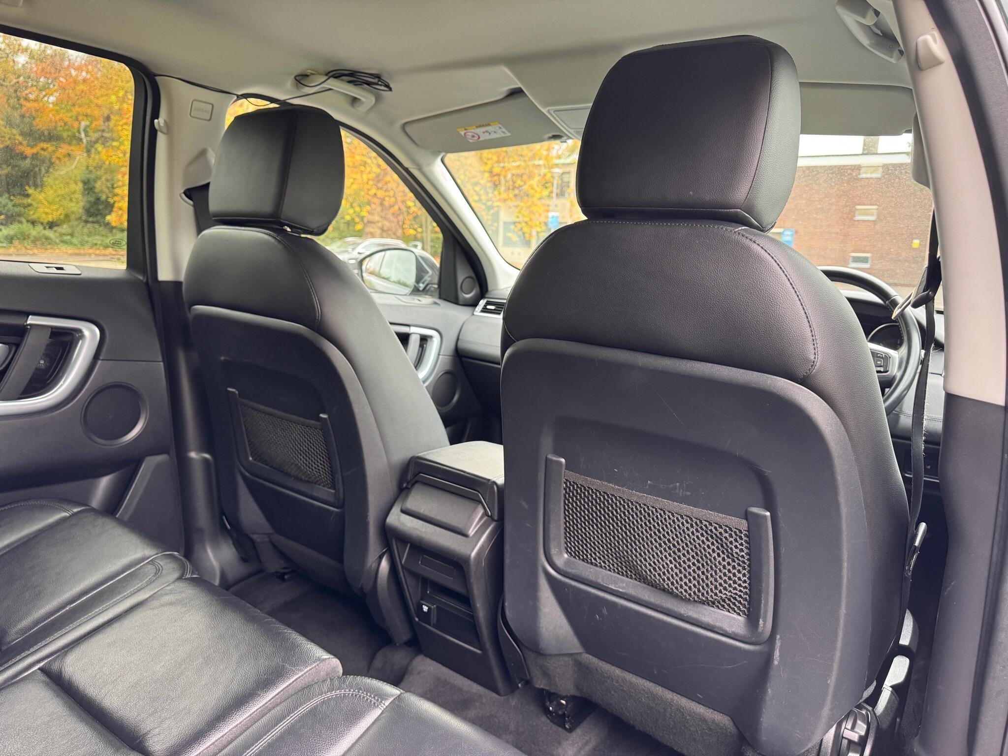 2016 Land Rover Discovery Sport 2.0 TD4 SE Tech 4WD Euro 6 (s/s) 5dr (5 Seat) • 100,000 miles image 42