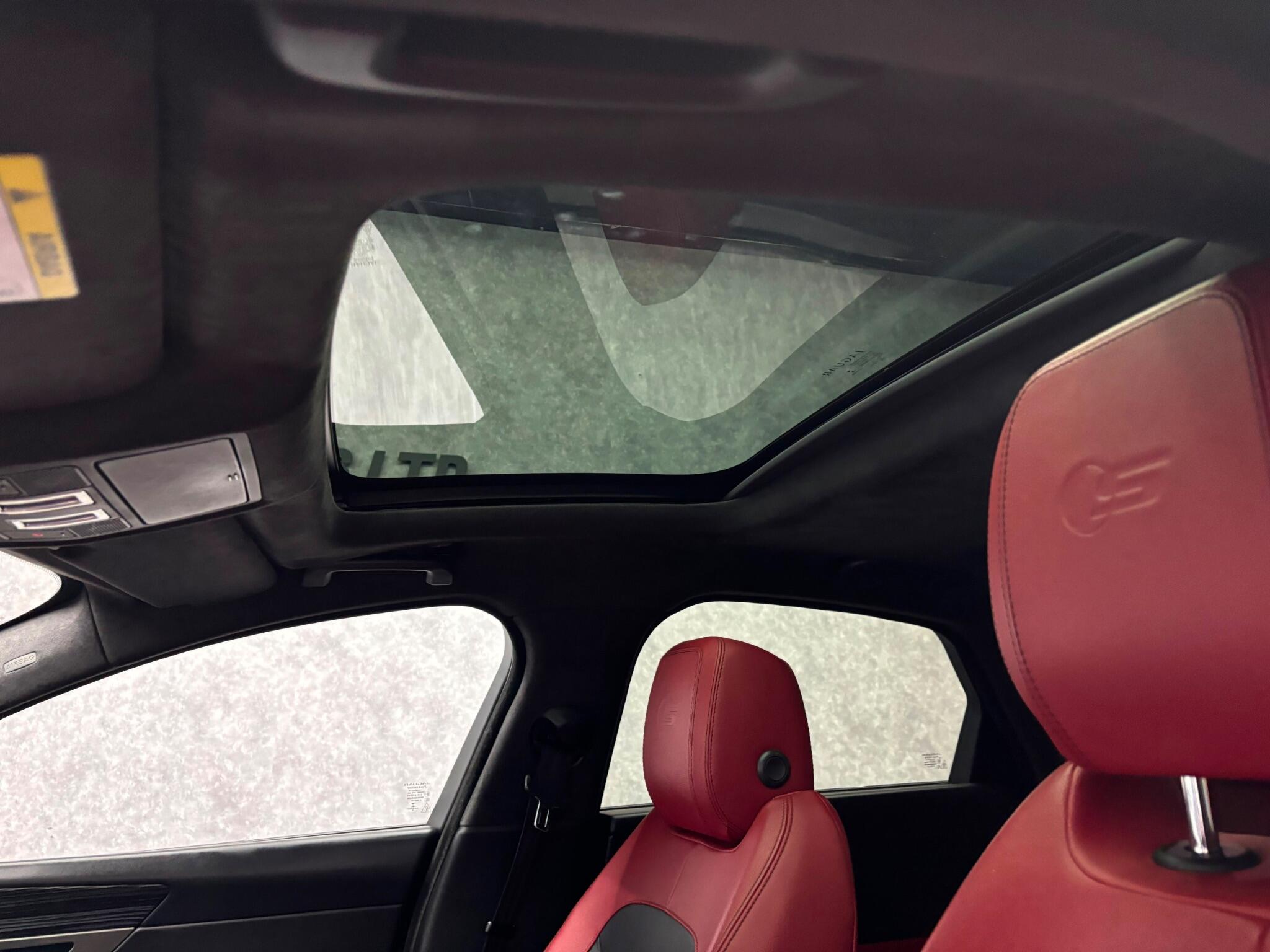 Jaguar XF view 44