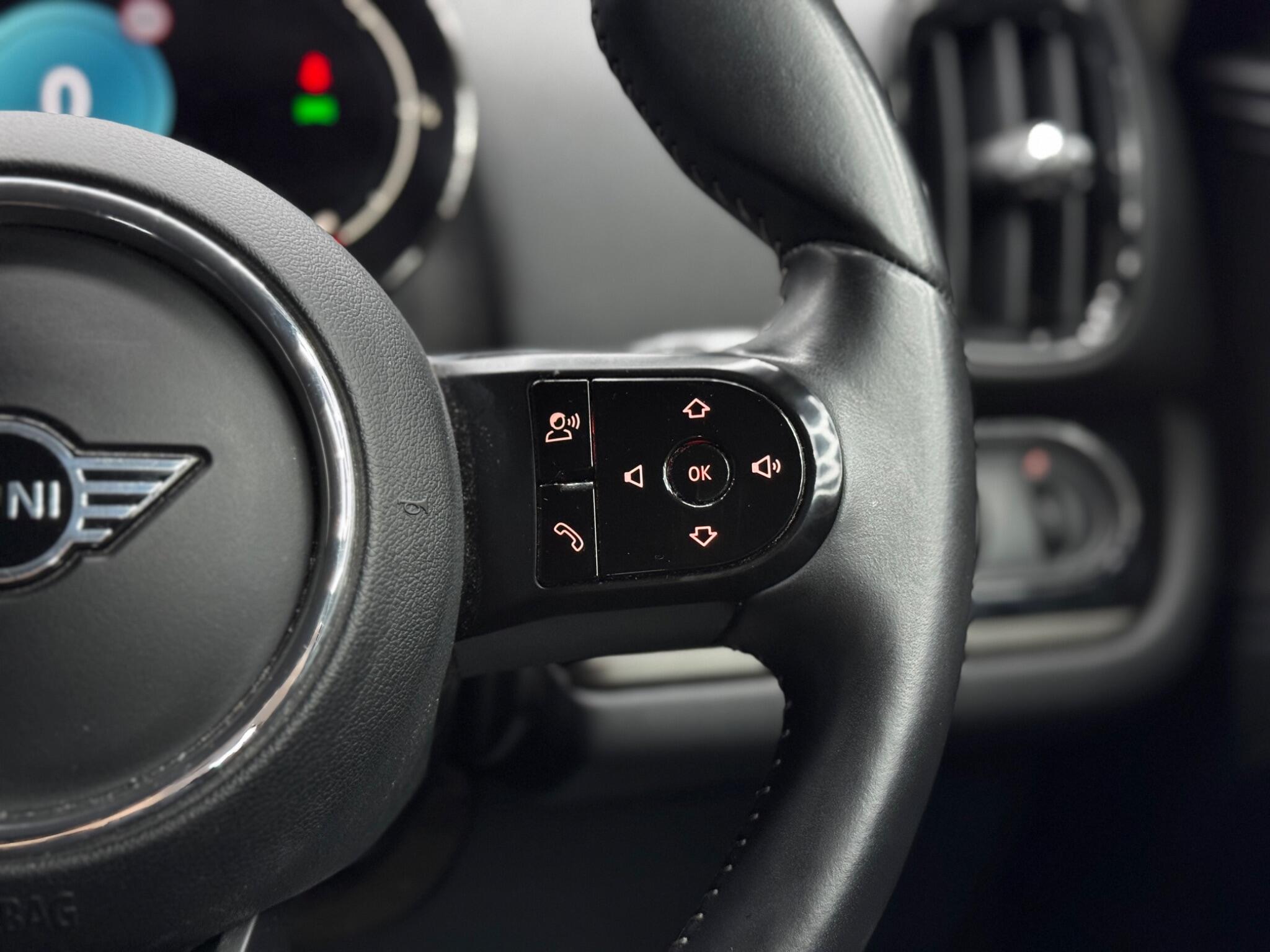 Mini Countryman view 20