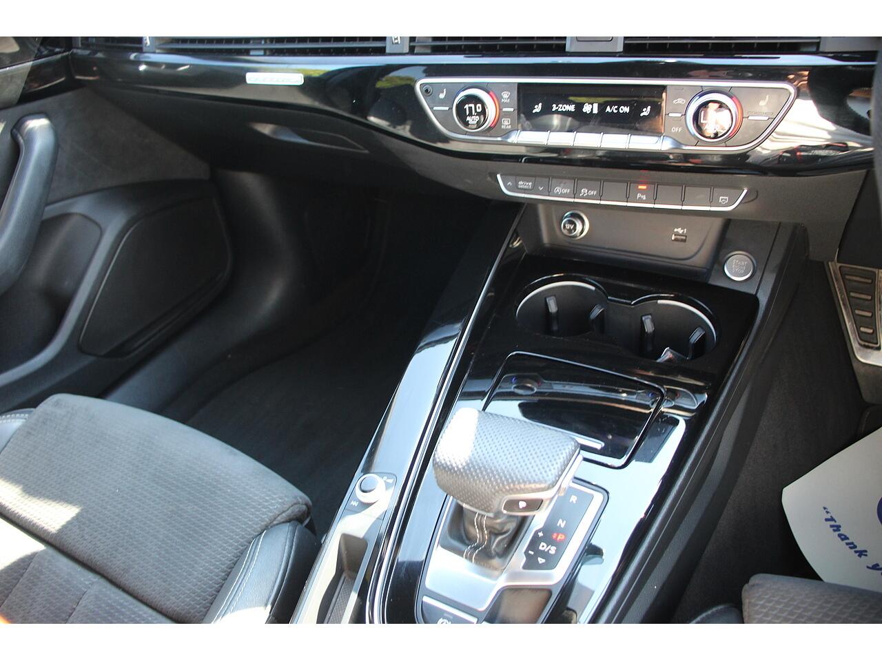 Audi A4 Avant view 24
