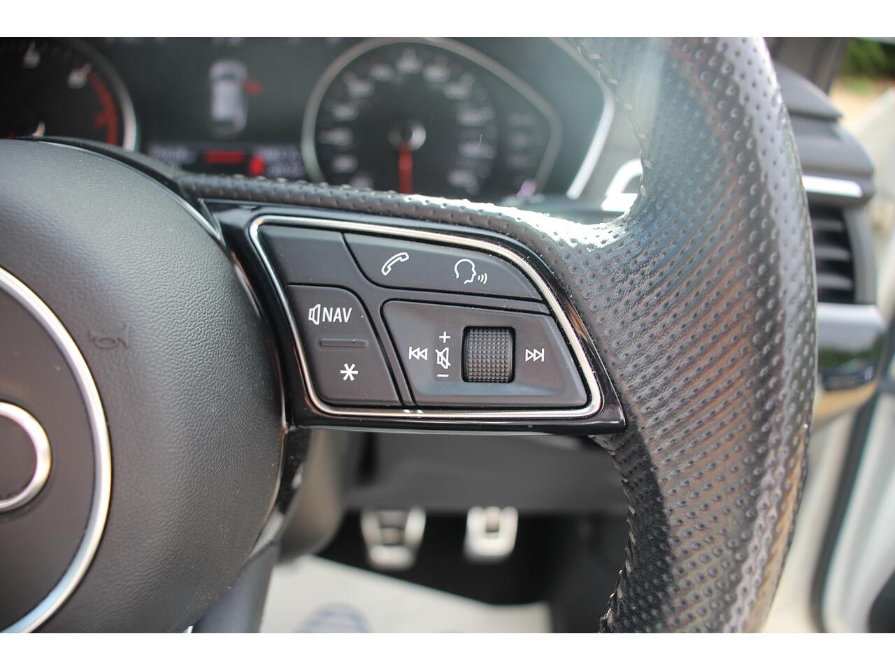Audi A4 Avant view 33