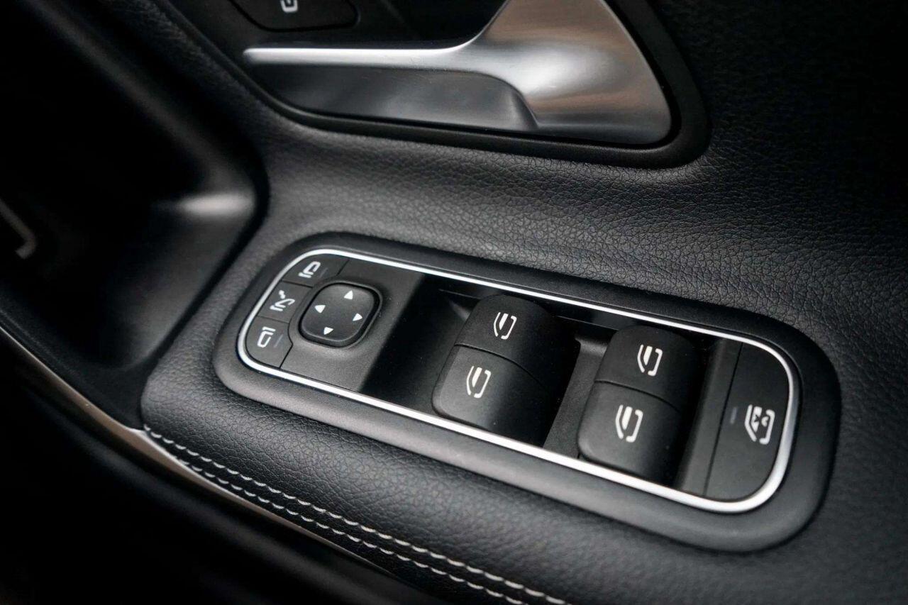 Mercedes-Benz Cla view 36