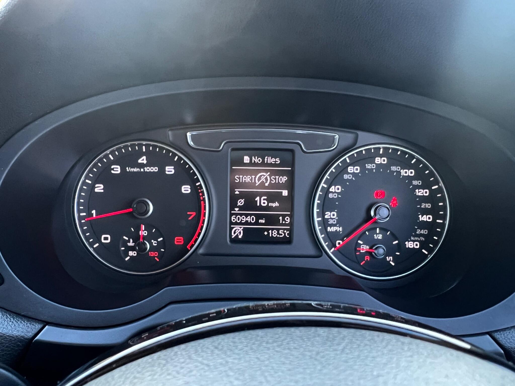 Audi Q3 view 21