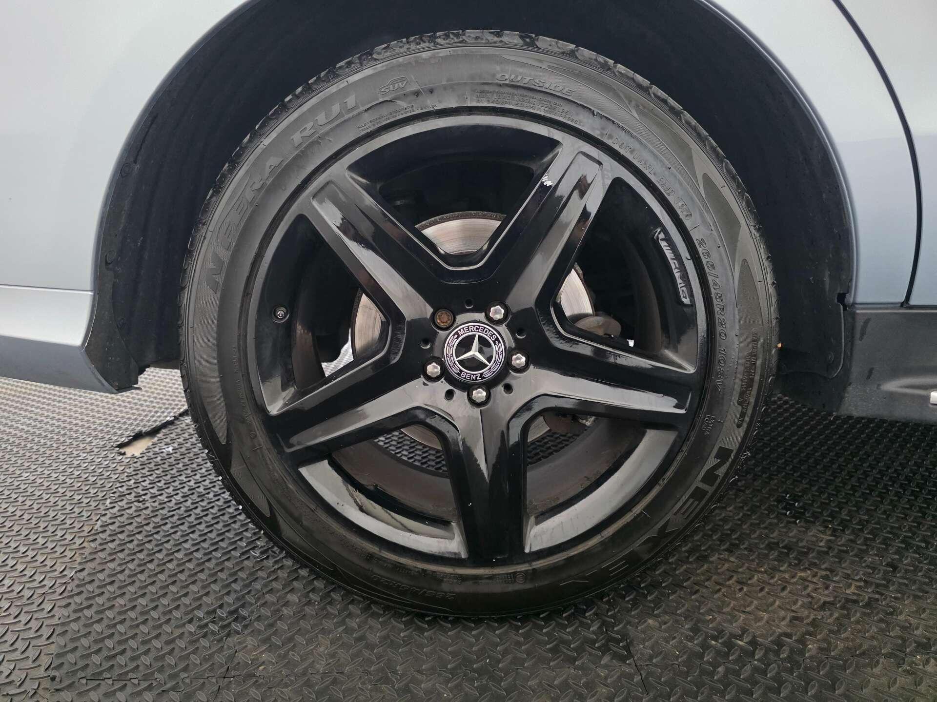Mercedes-Benz Gle view 57