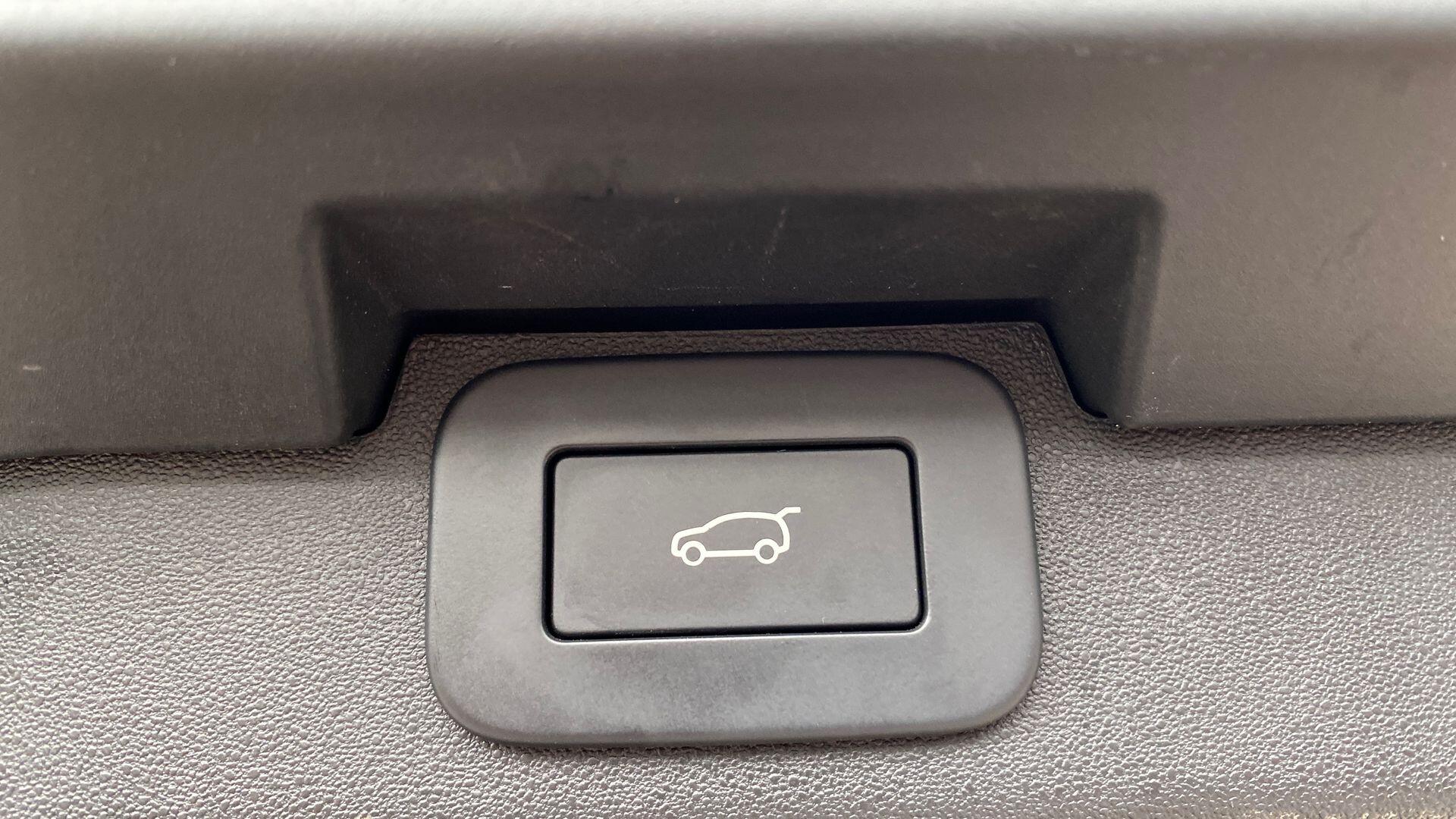 Land Rover Discovery view 46