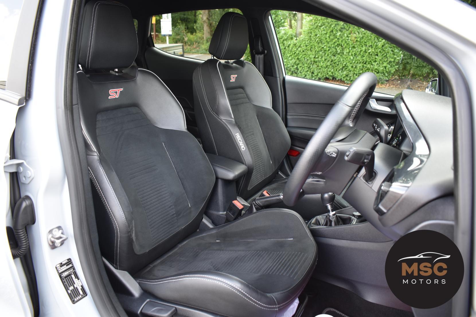 Ford Fiesta view 33