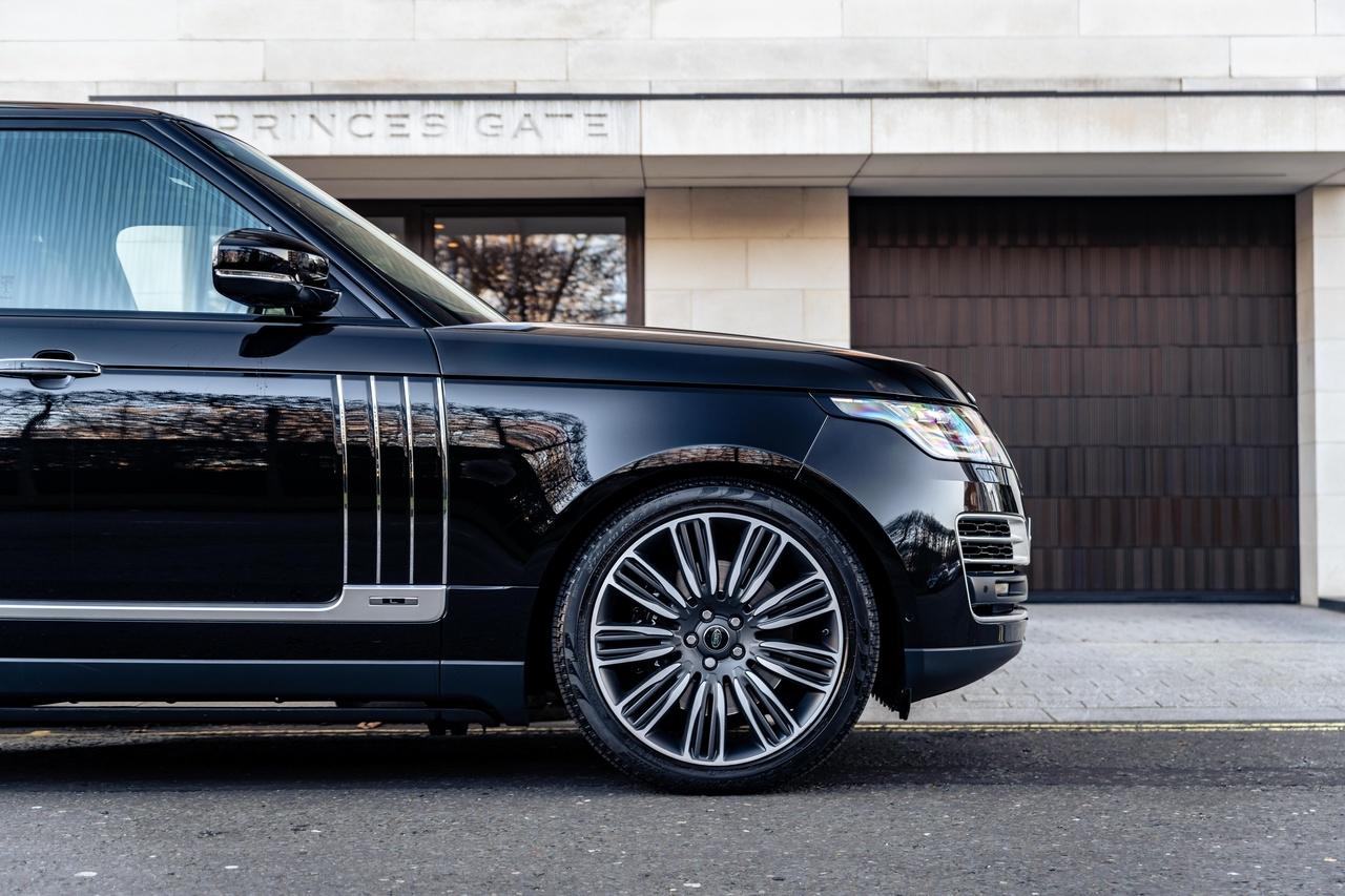 Land Rover Range Rover view 8