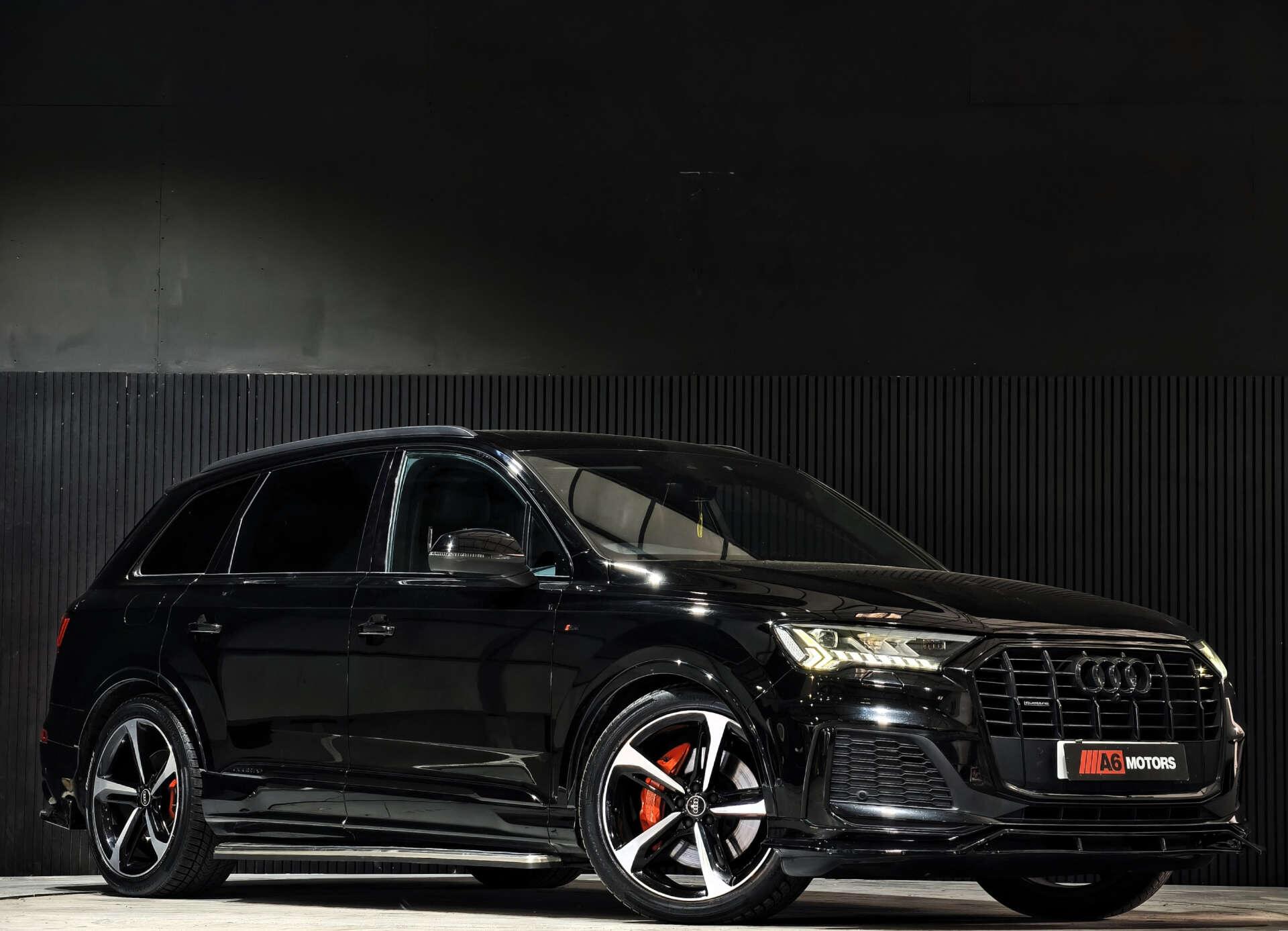 Audi Q7 view 5