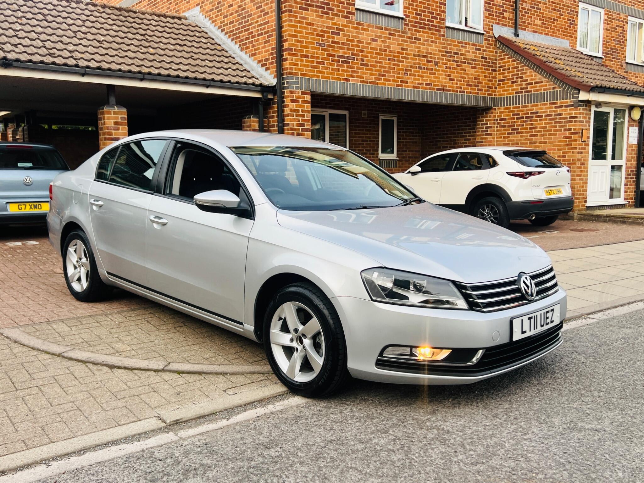 Volkswagen Passat view 8