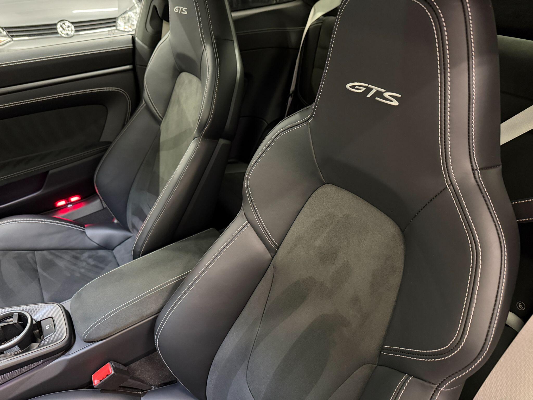 Porsche 911 view 36