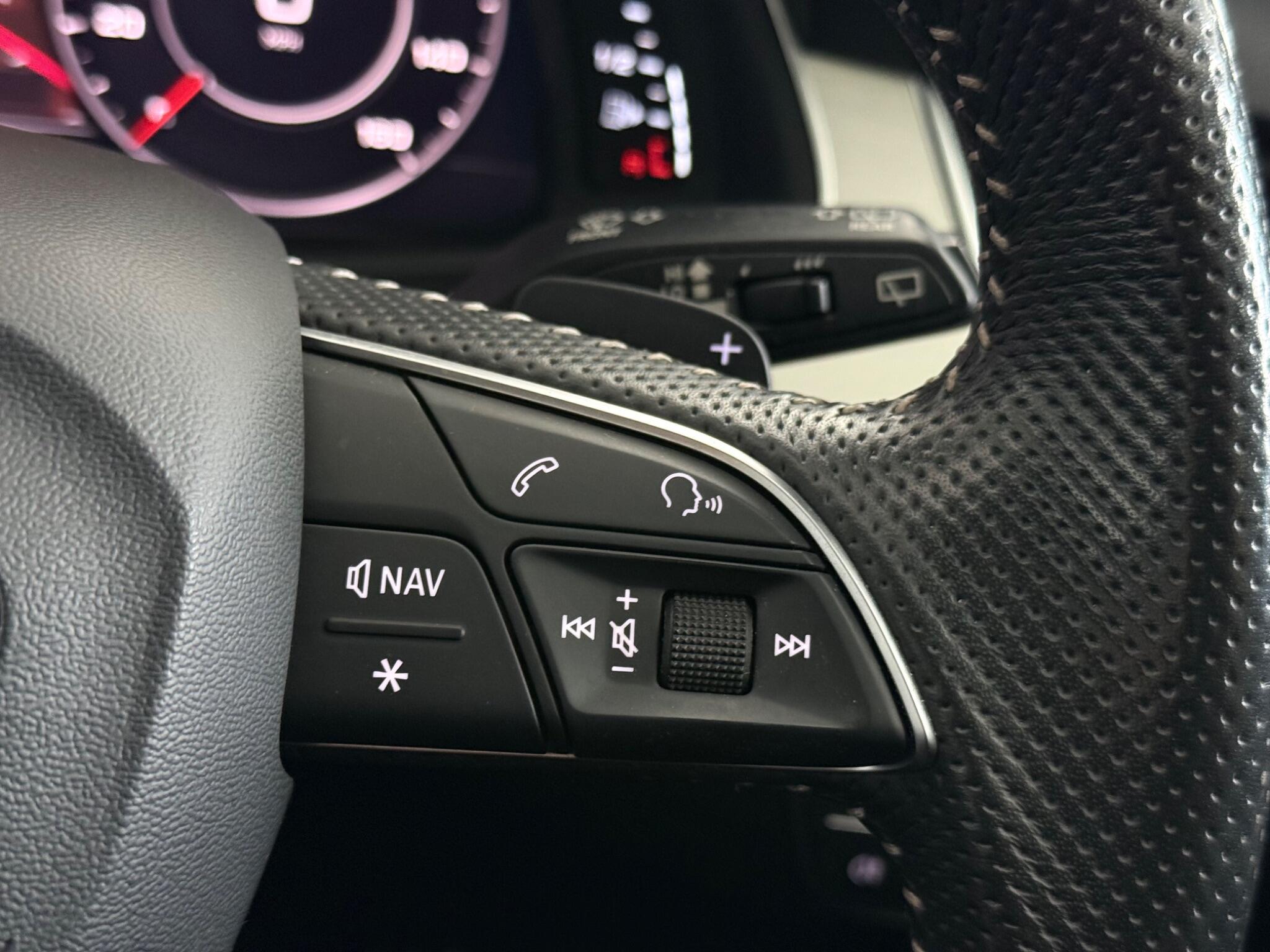 Audi Q7 view 21