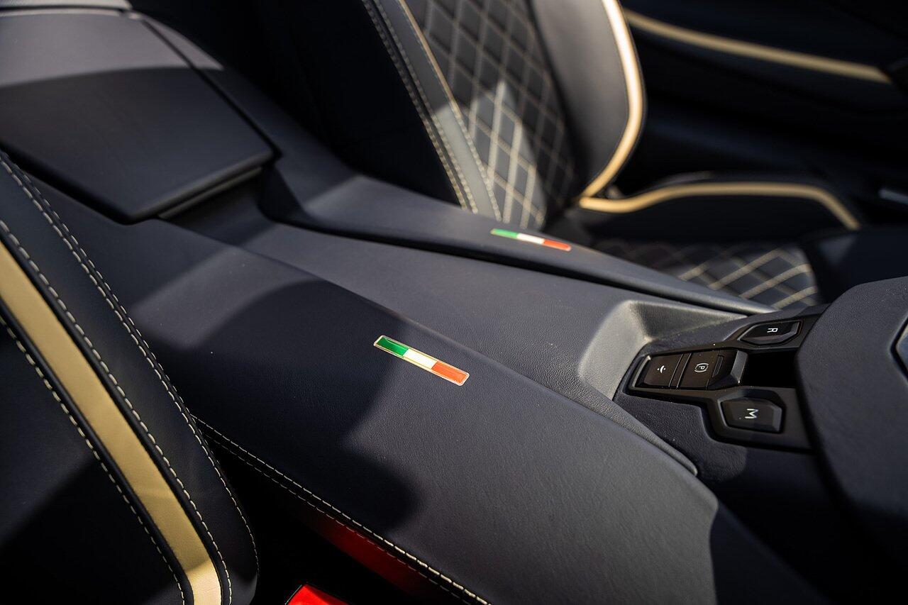 Lamborghini Aventador view 79