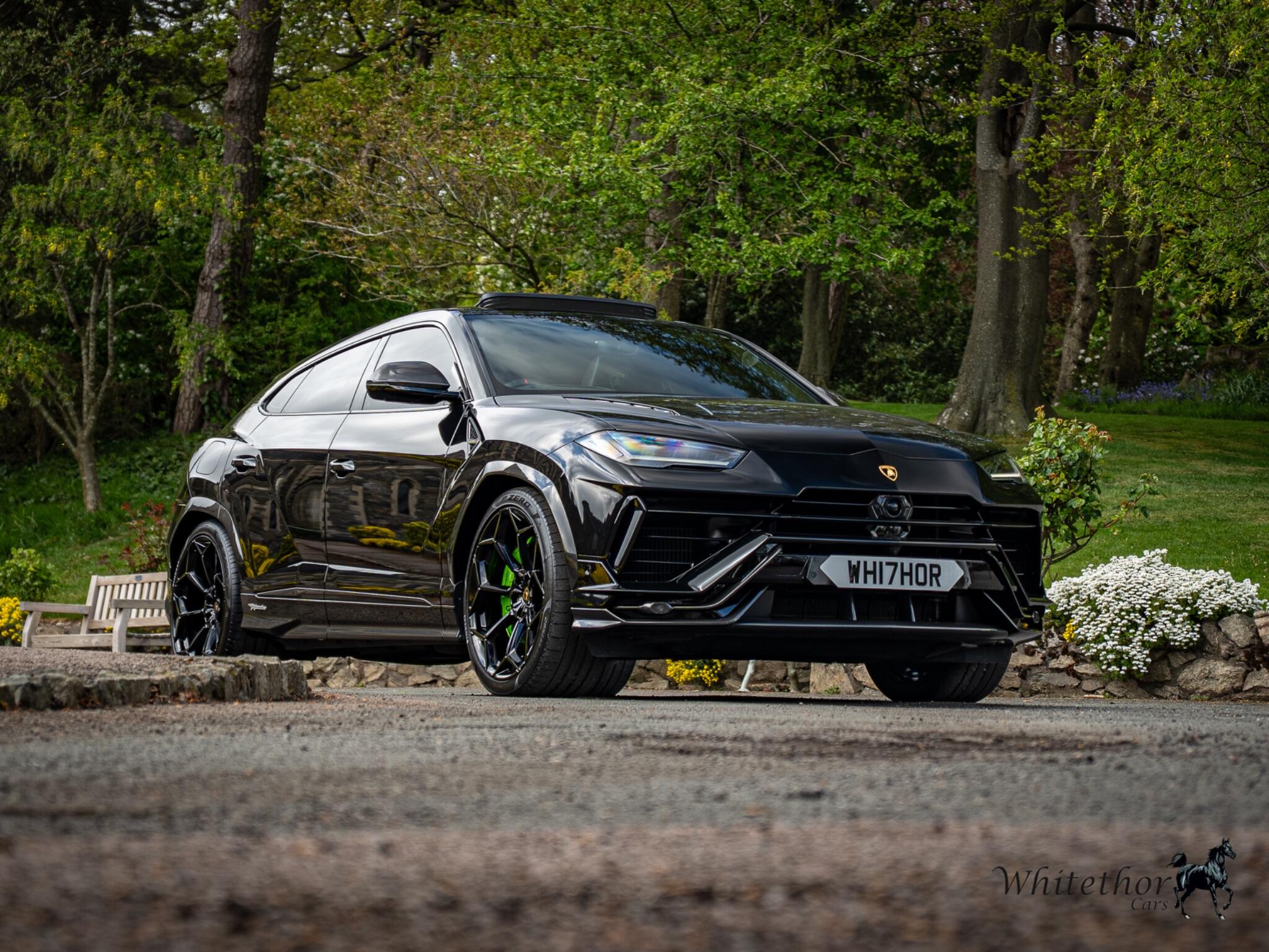 Lamborghini Urus view 42