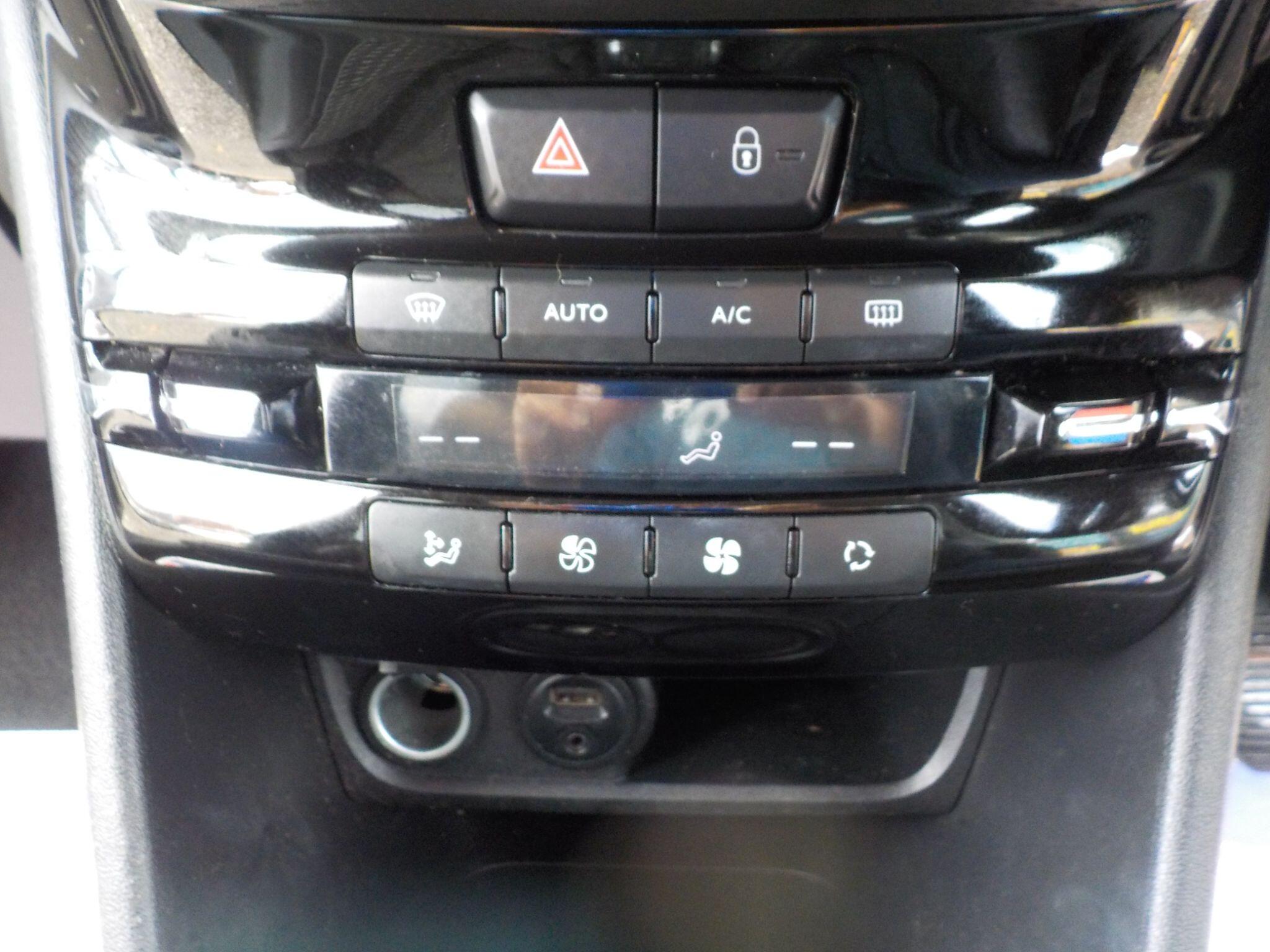 Peugeot 2008 1.6 e-HDi Allure Euro 5 (s/s) 5dr