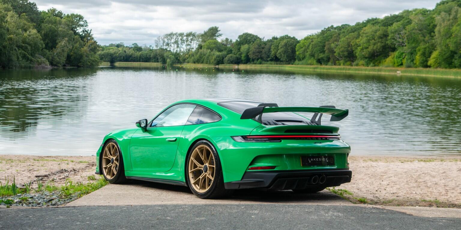 Porsche 911 view 4