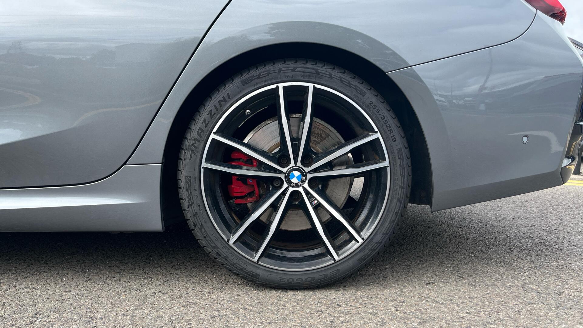 BMW 3 Series view 14