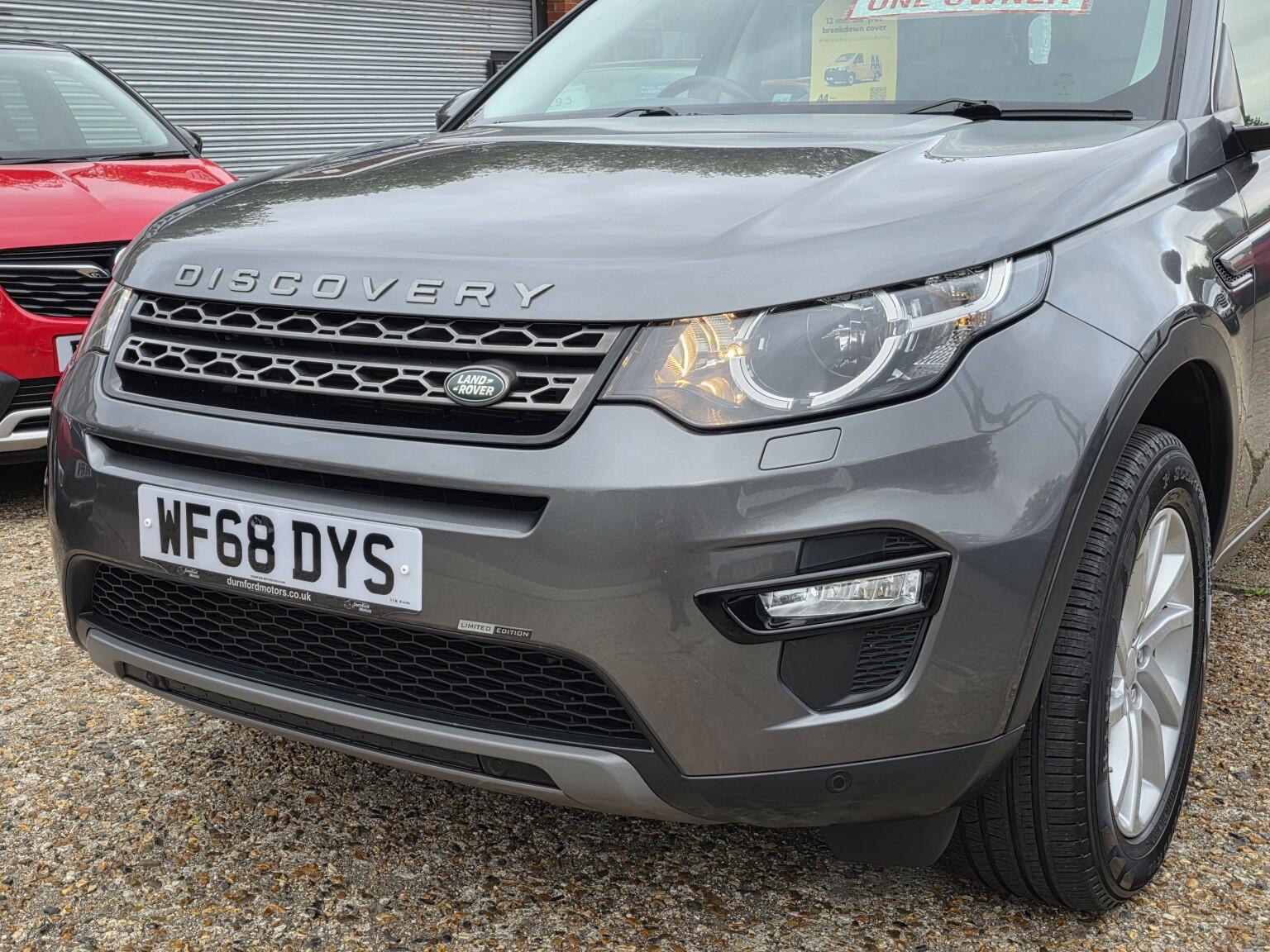 Land Rover Discovery Sport view 7