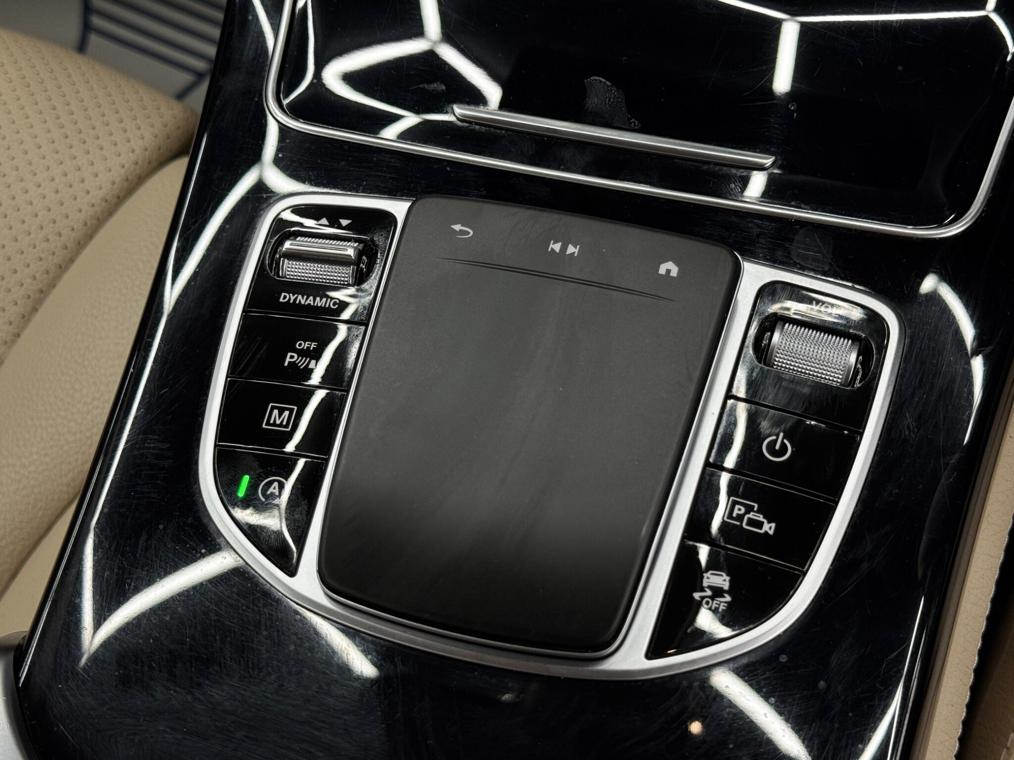 Mercedes-Benz GLC view 24