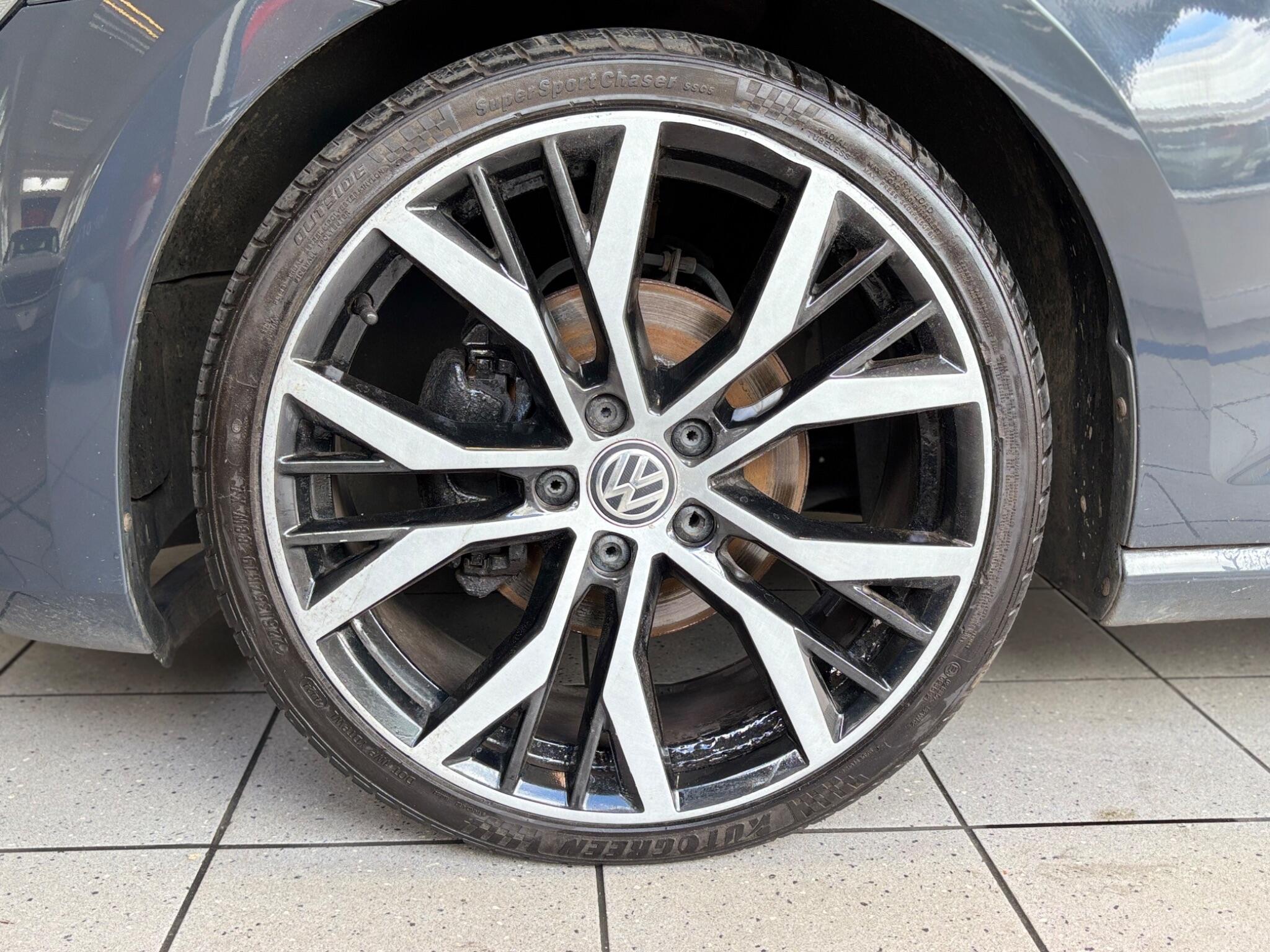 Volkswagen Golf view 16