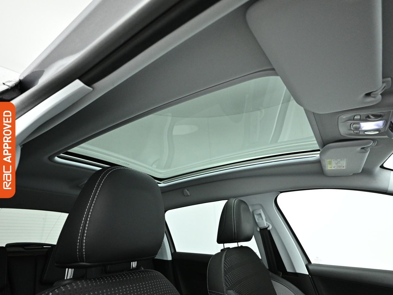 Peugeot 2008 view 3