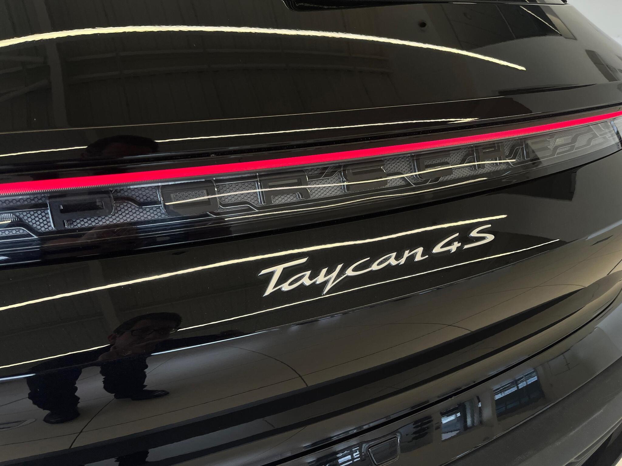 Porsche Taycan view 38