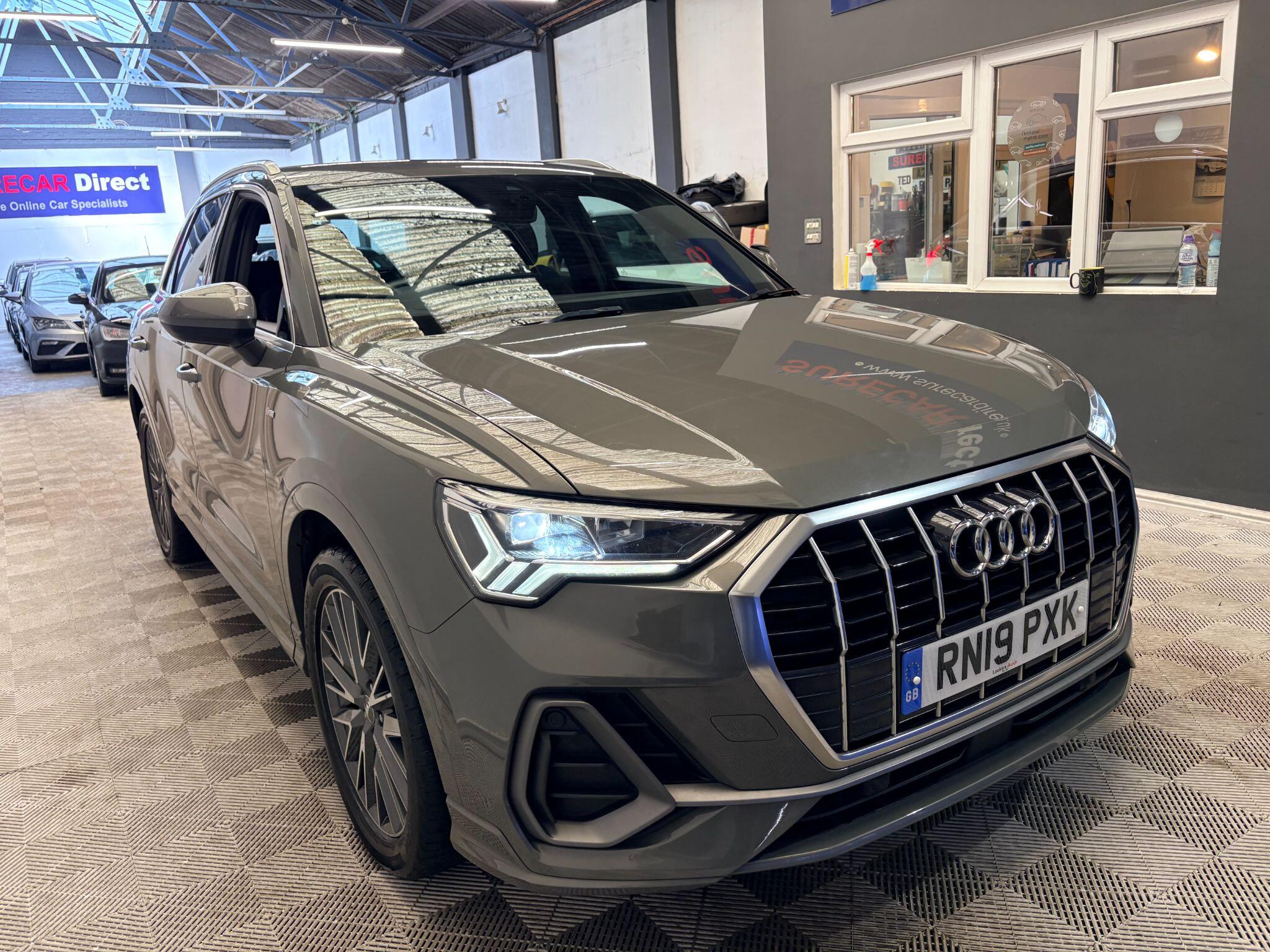 Audi Q3 view 23