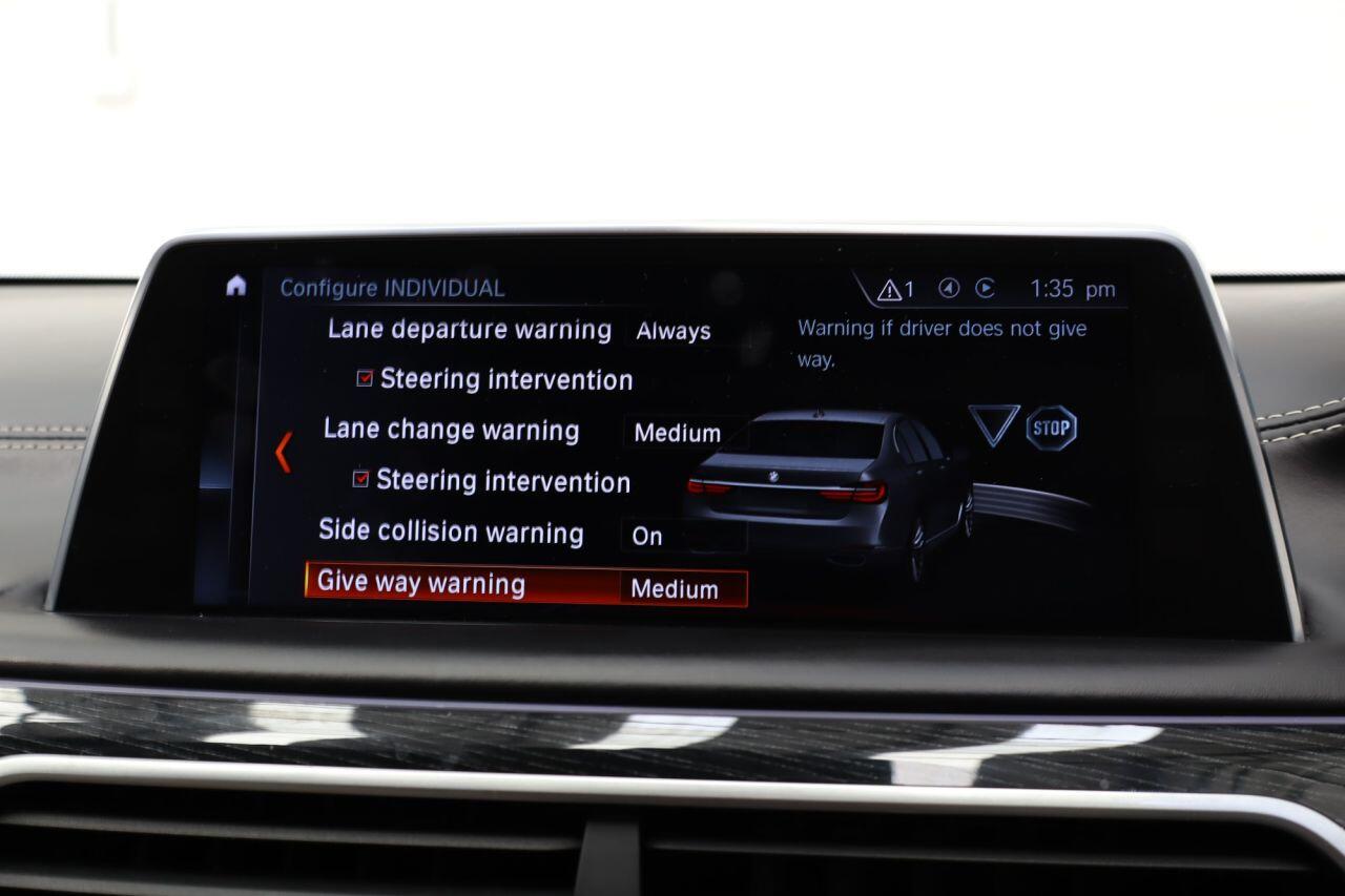 BMW 7 Series view 63