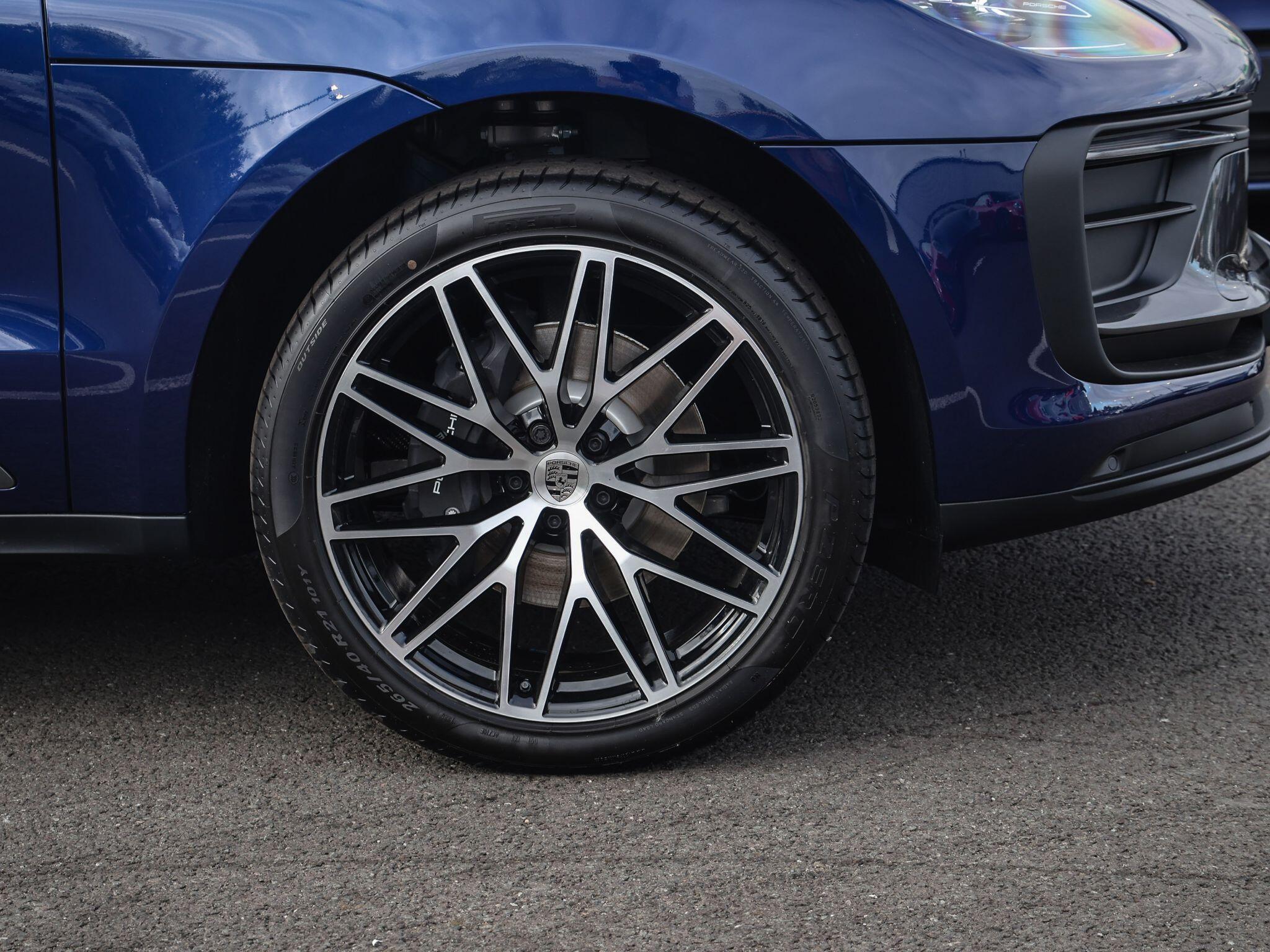 Porsche Macan view 6