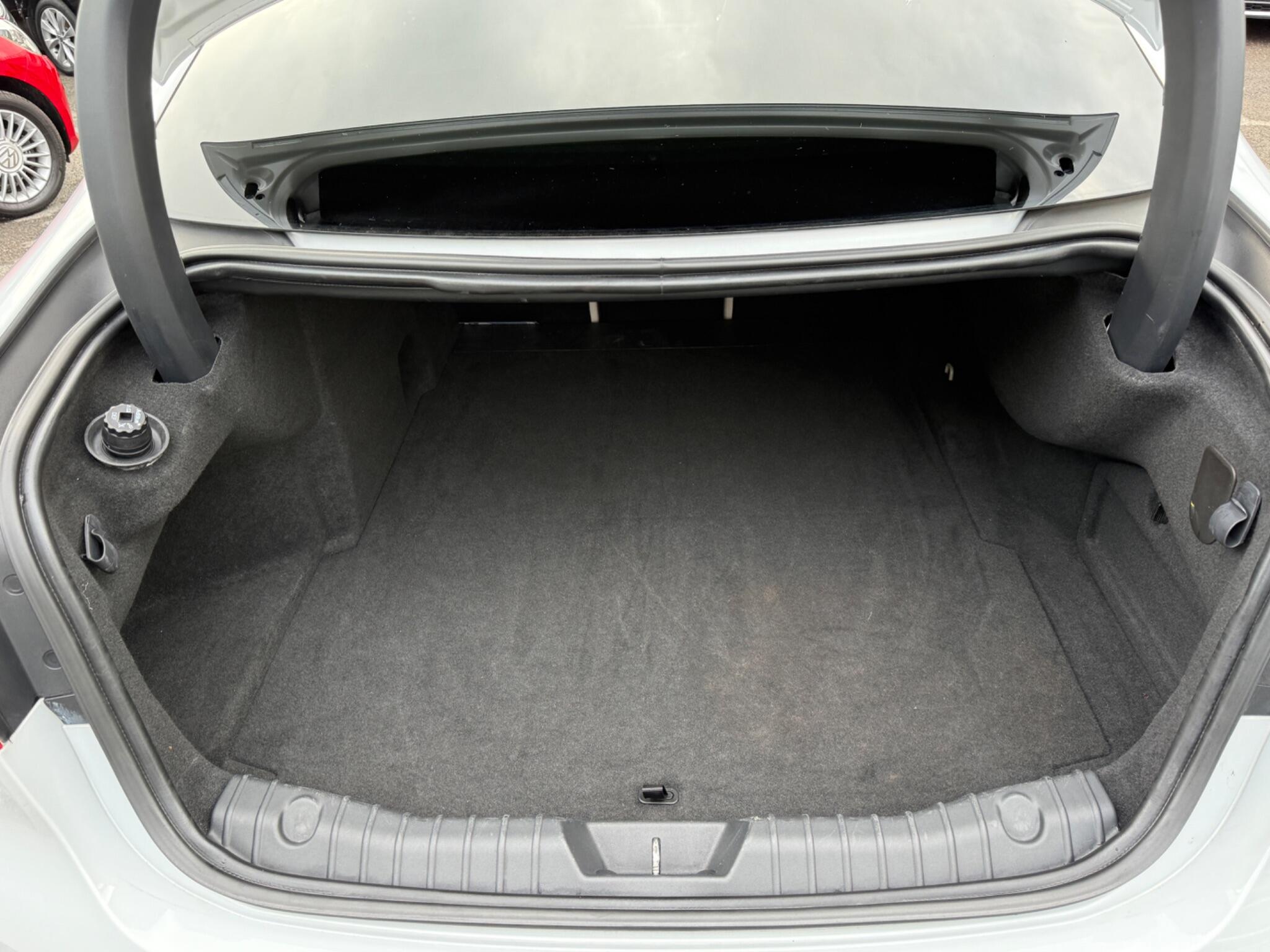 Jaguar XF - Image 36