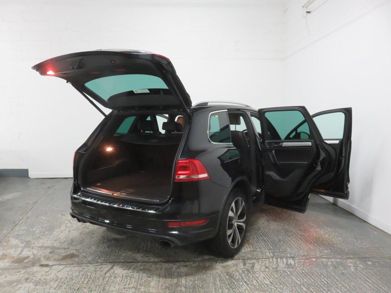 Volkswagen Touareg view 25
