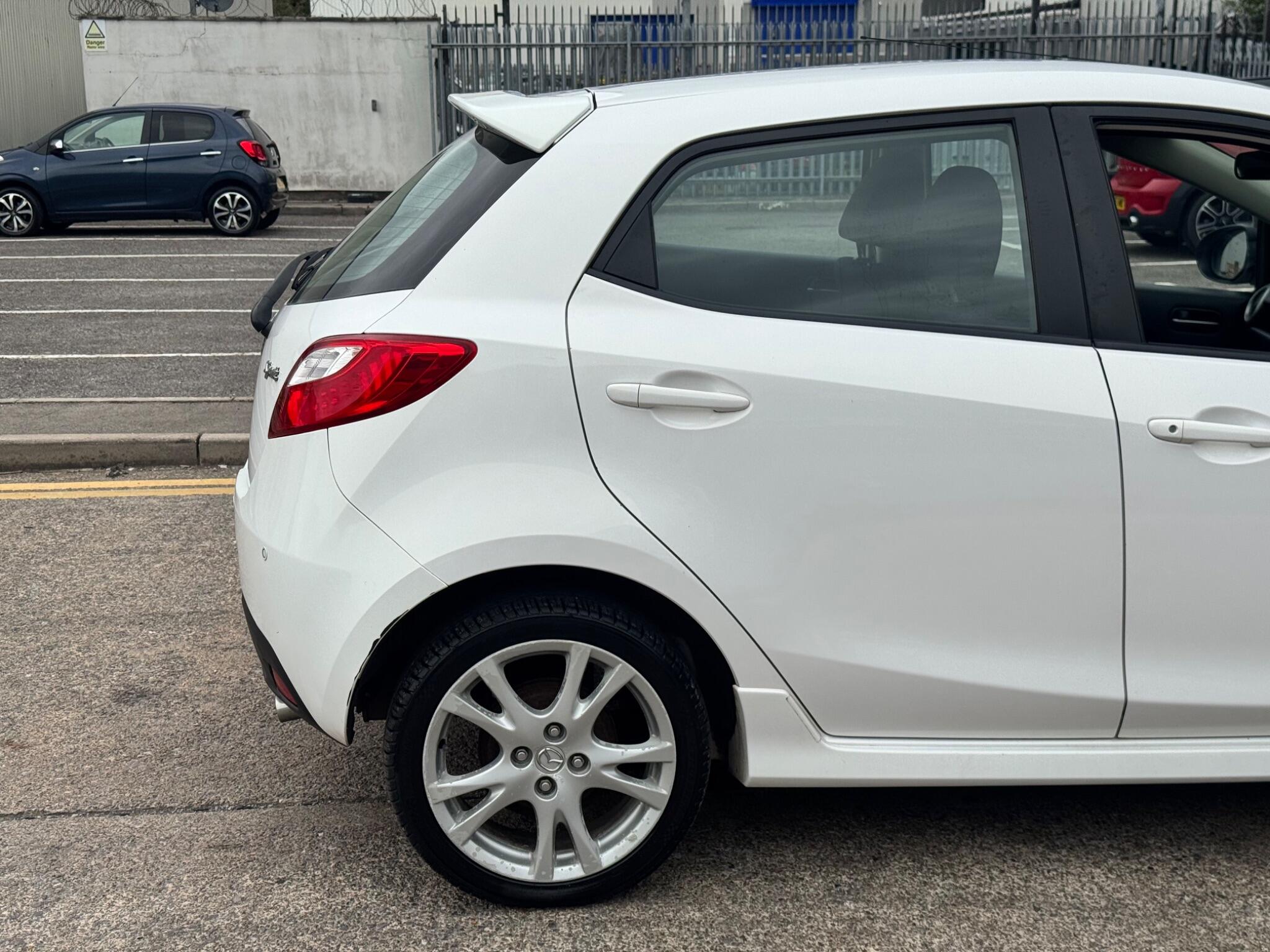 Mazda Mazda2 view 39
