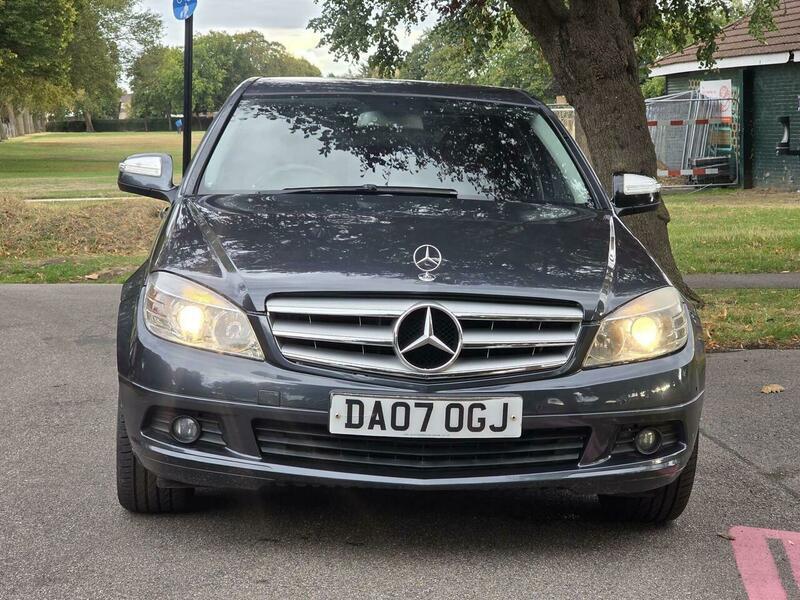 Mercedes-Benz C-Class view 24