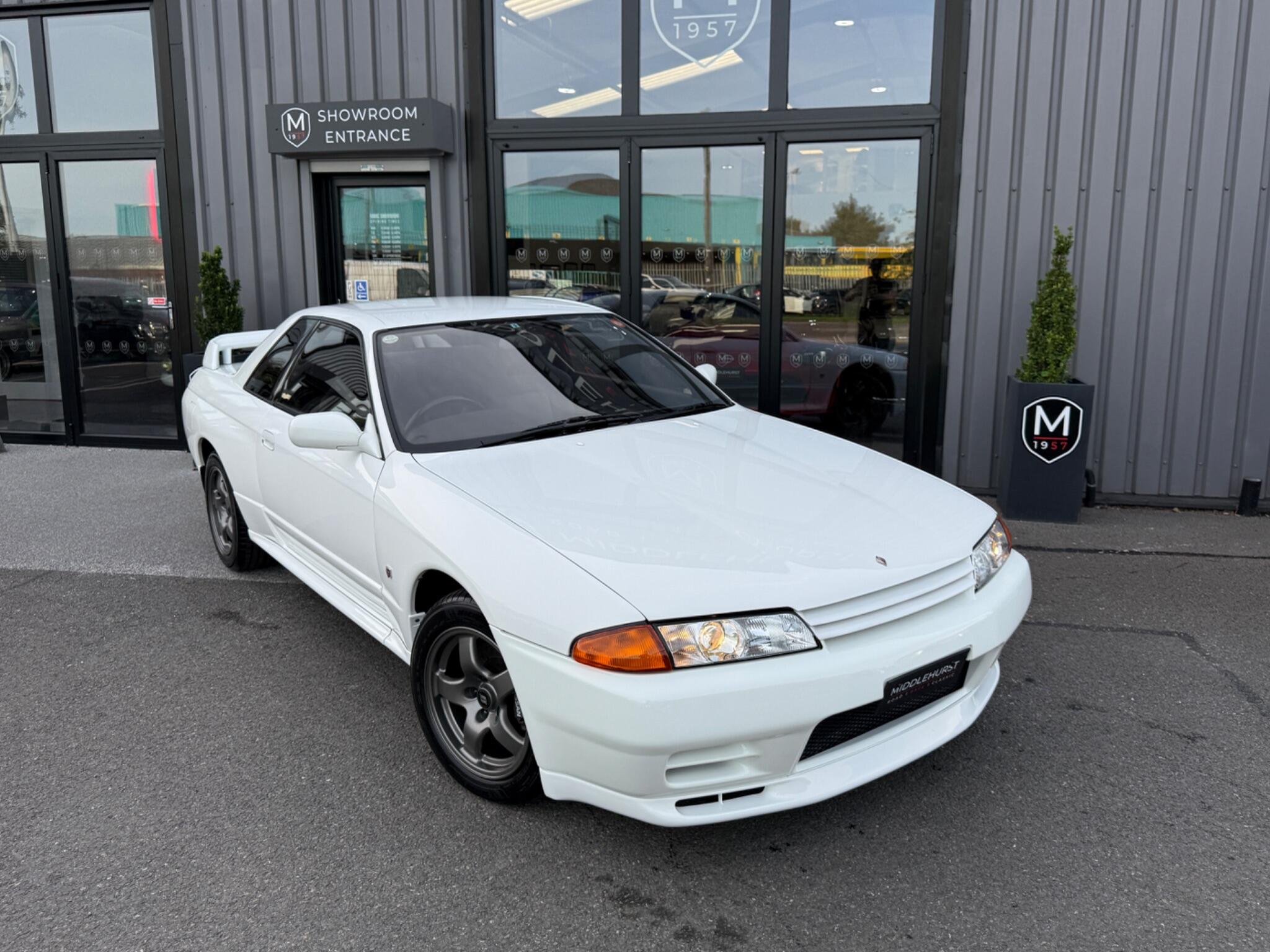 Nissan Skyline view 73
