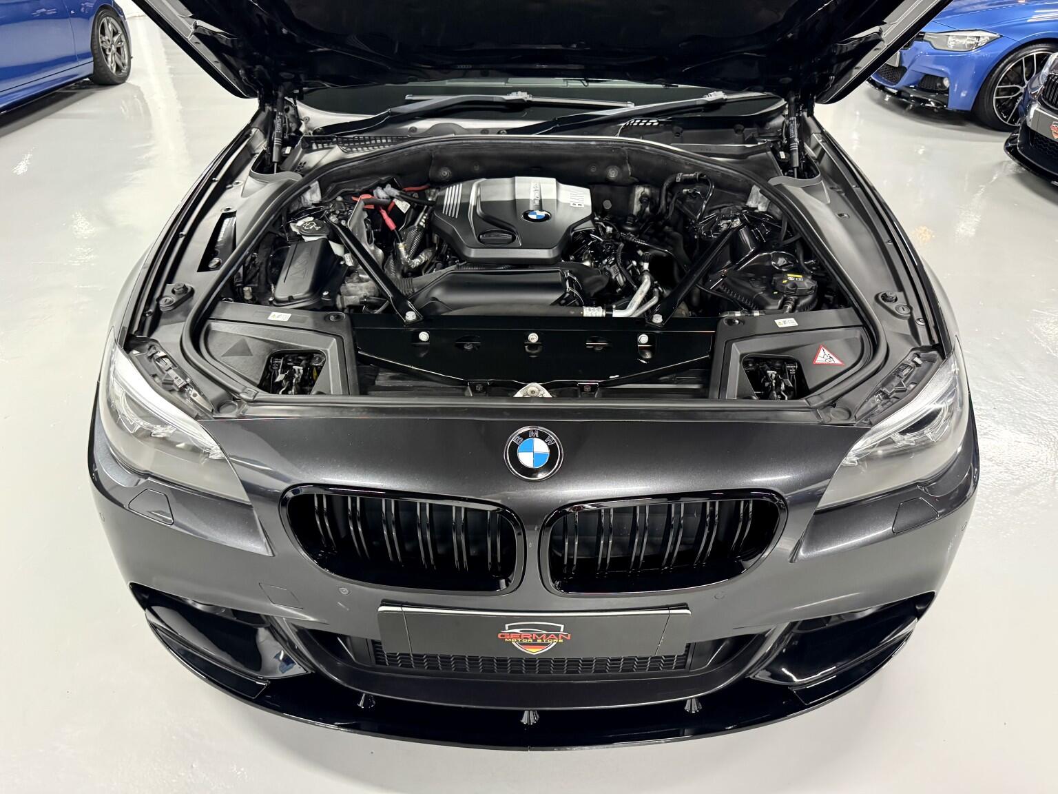 BMW 5 Series view 25