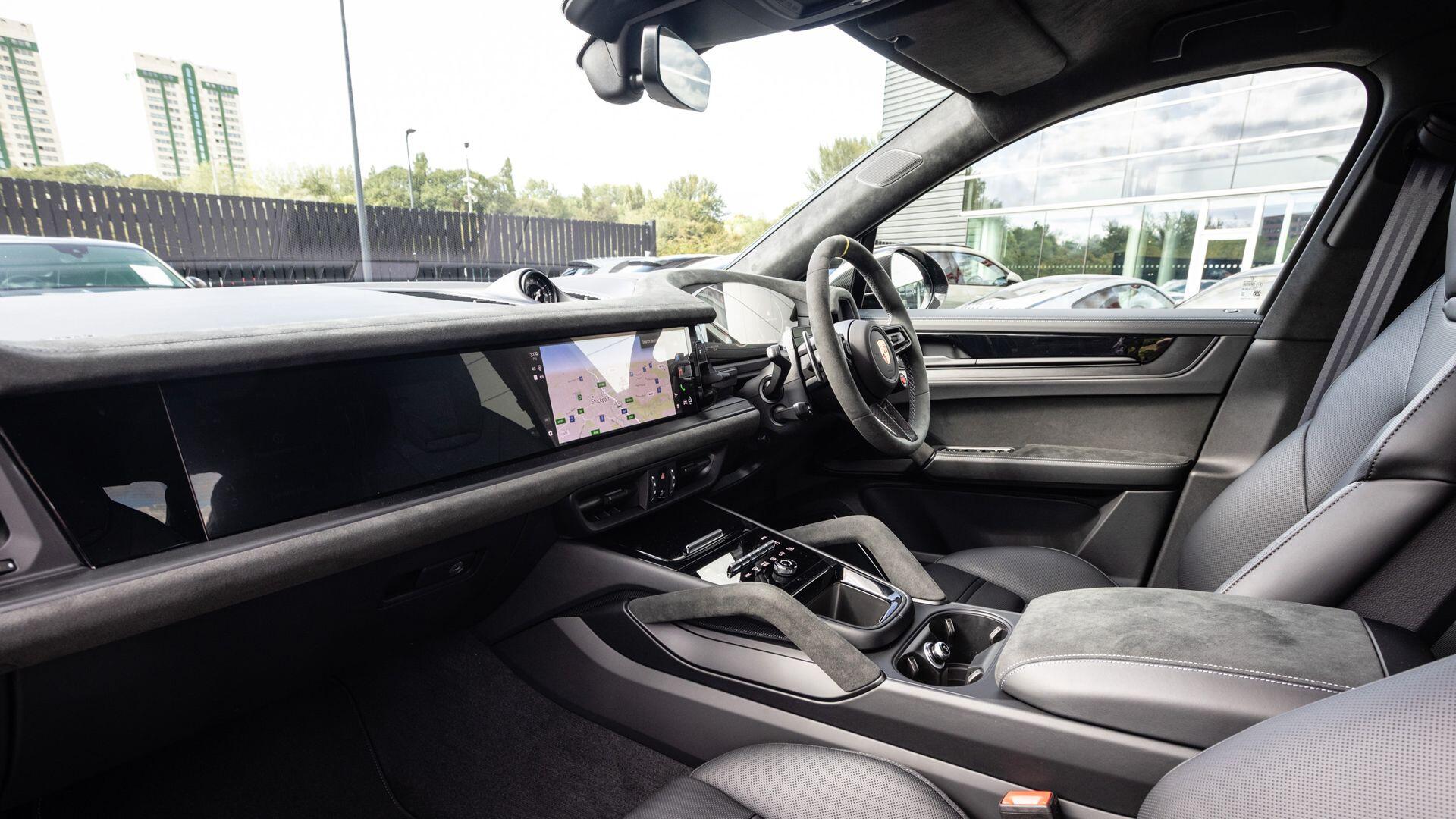 Porsche Cayenne view 9