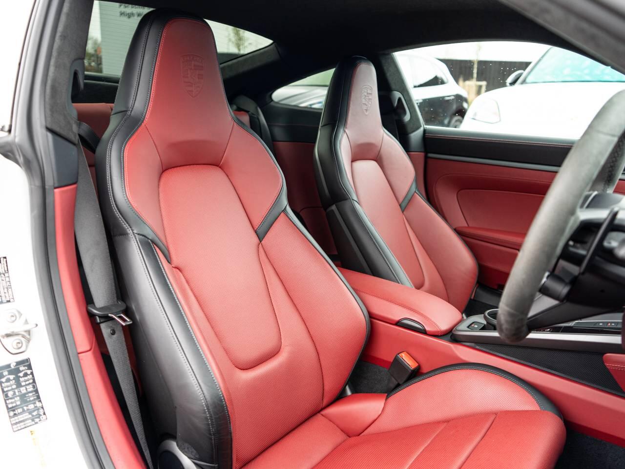 Porsche 911 view 5