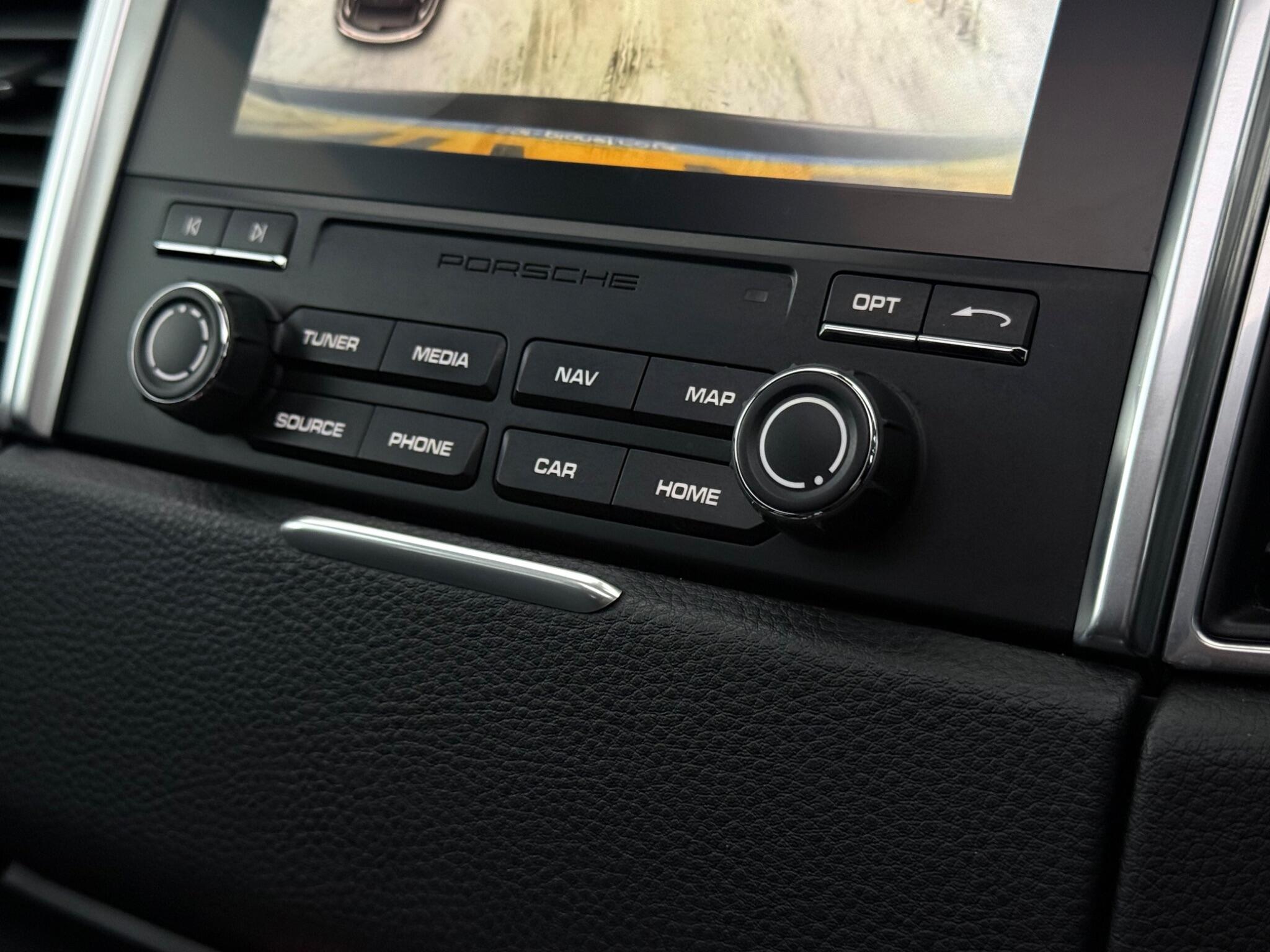 Porsche Macan view 29