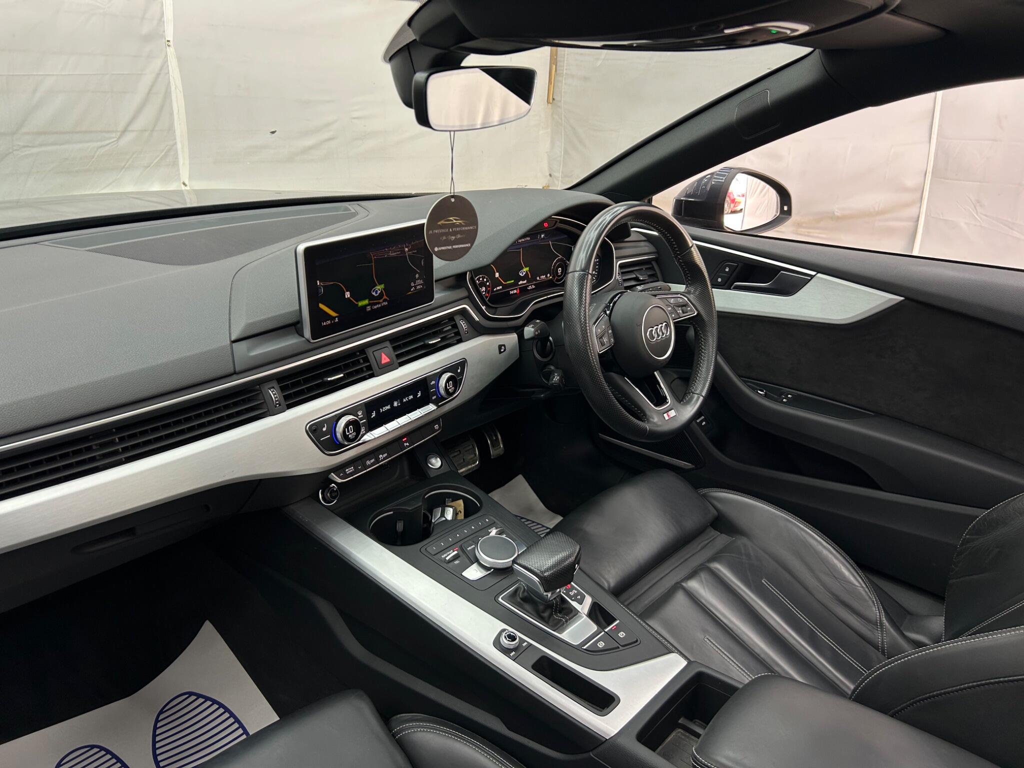 Audi A5 view 16