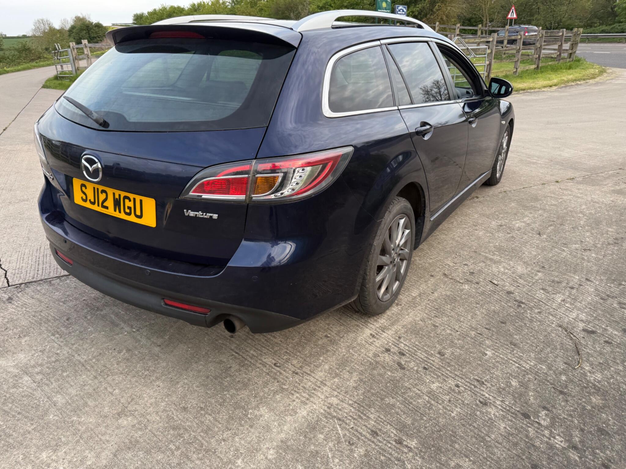 Mazda Mazda6 2.2d Venture Euro 5 5dr — photo 24 of 86