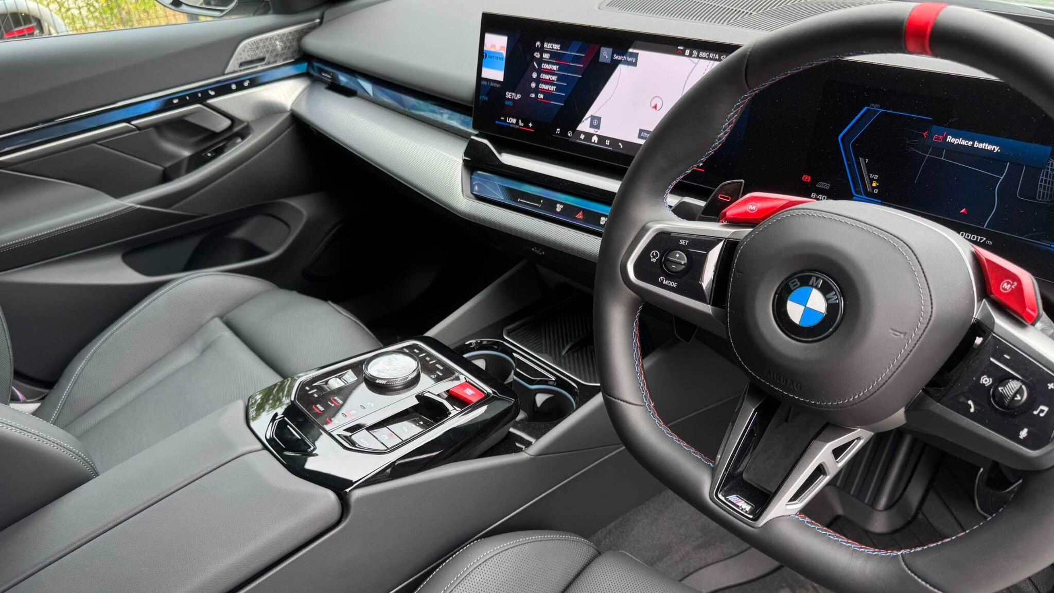 BMW M5 view 16