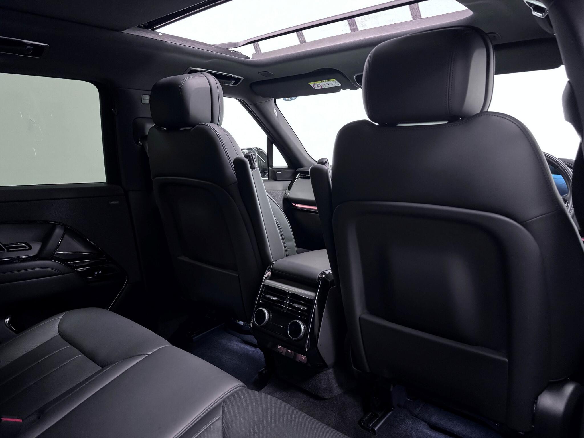 Land Rover Range Rover Sport view 30