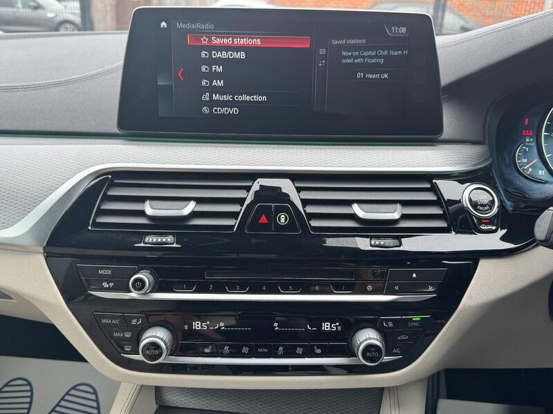 2017 BMW 5 Series image 41