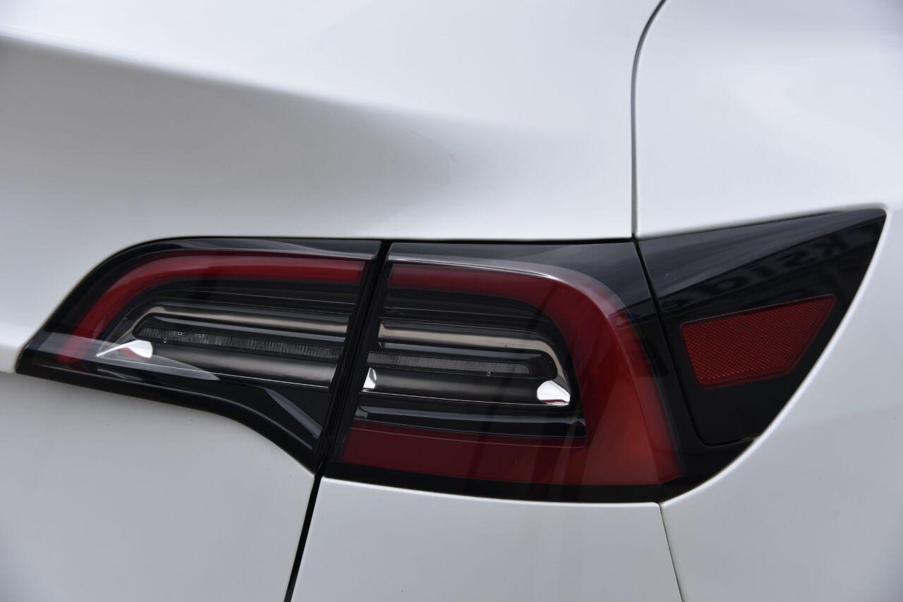 Tesla Model Y view 16