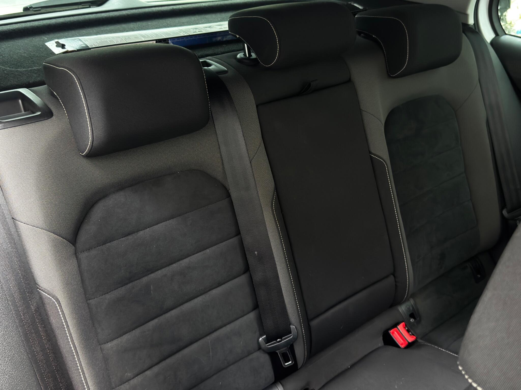 Volkswagen Golf view 23