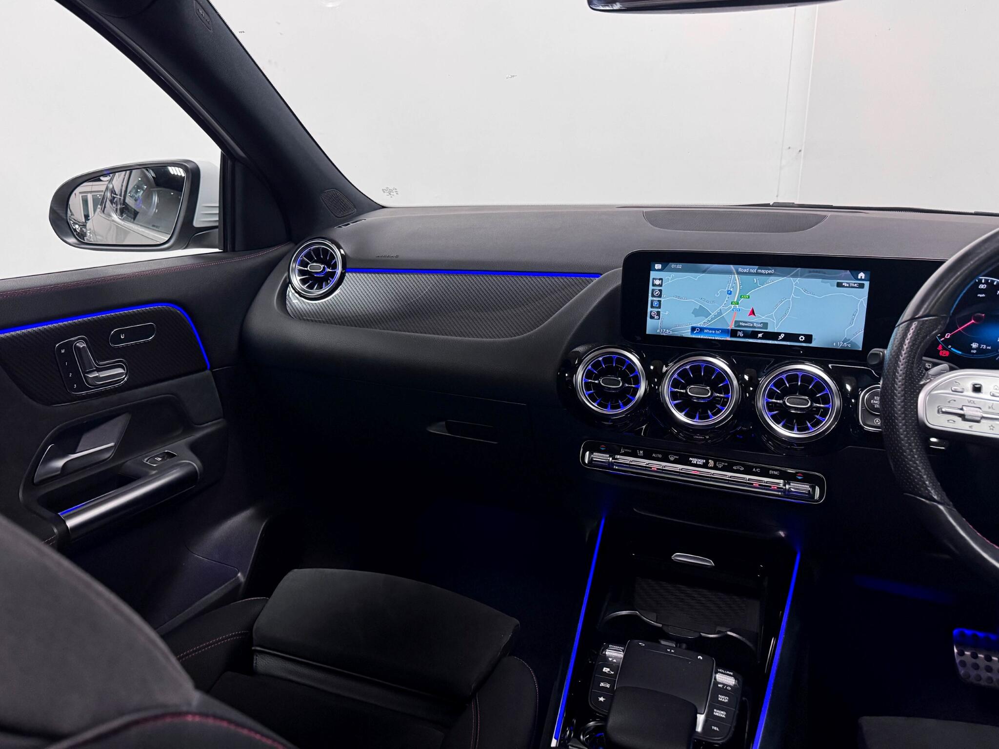 Mercedes-Benz Gla view 14
