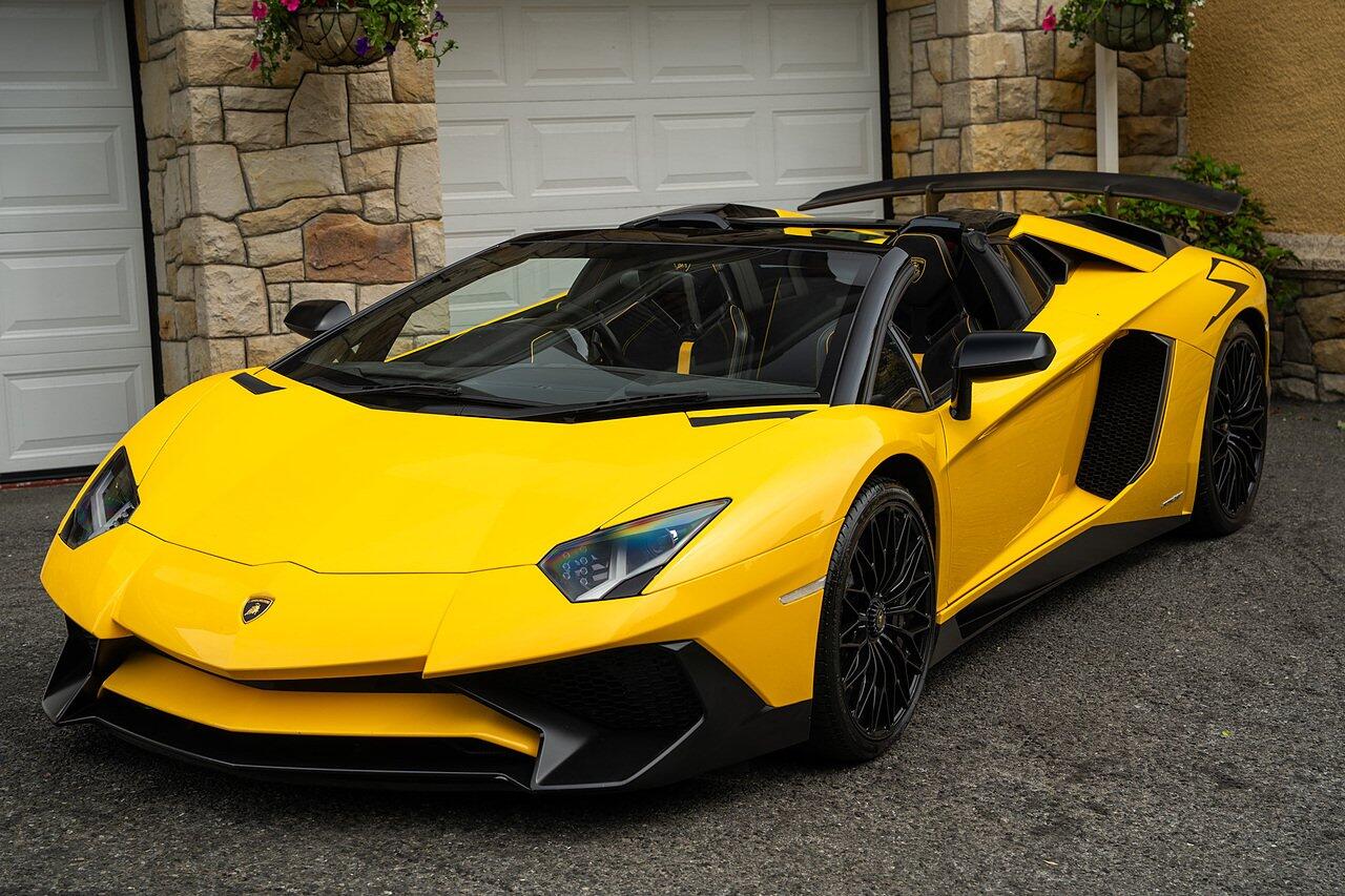 Lamborghini Aventador view 47