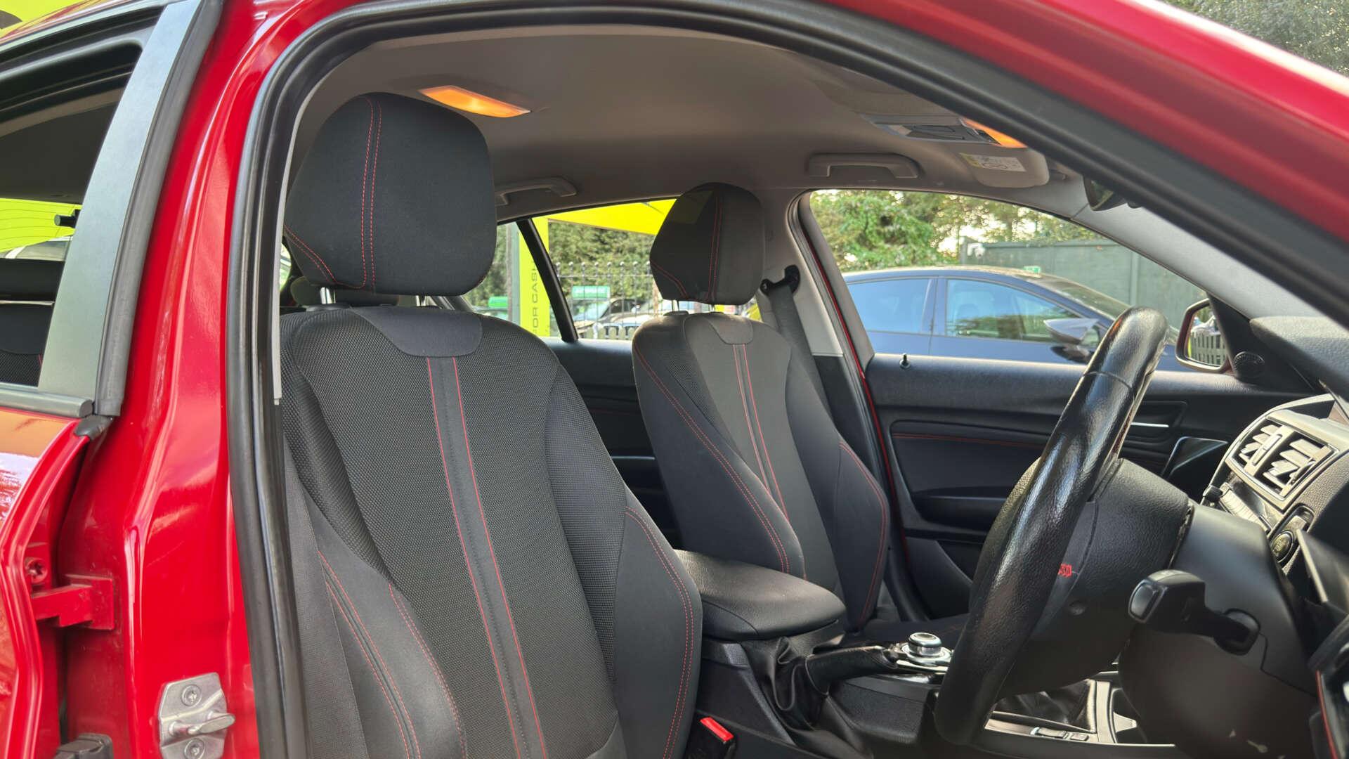 BMW 1 Series view 8