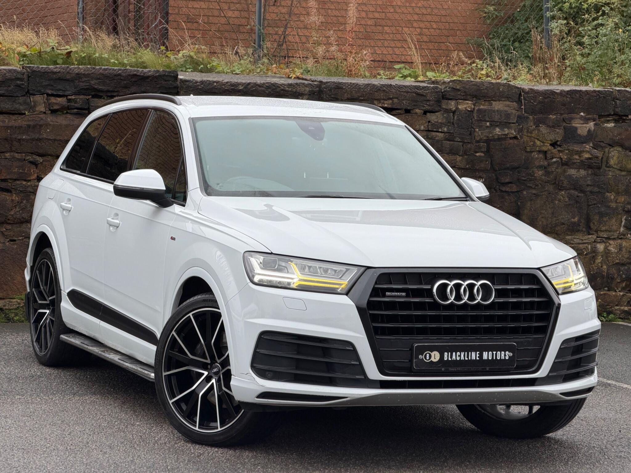 2016 Audi Q7 in White for sale