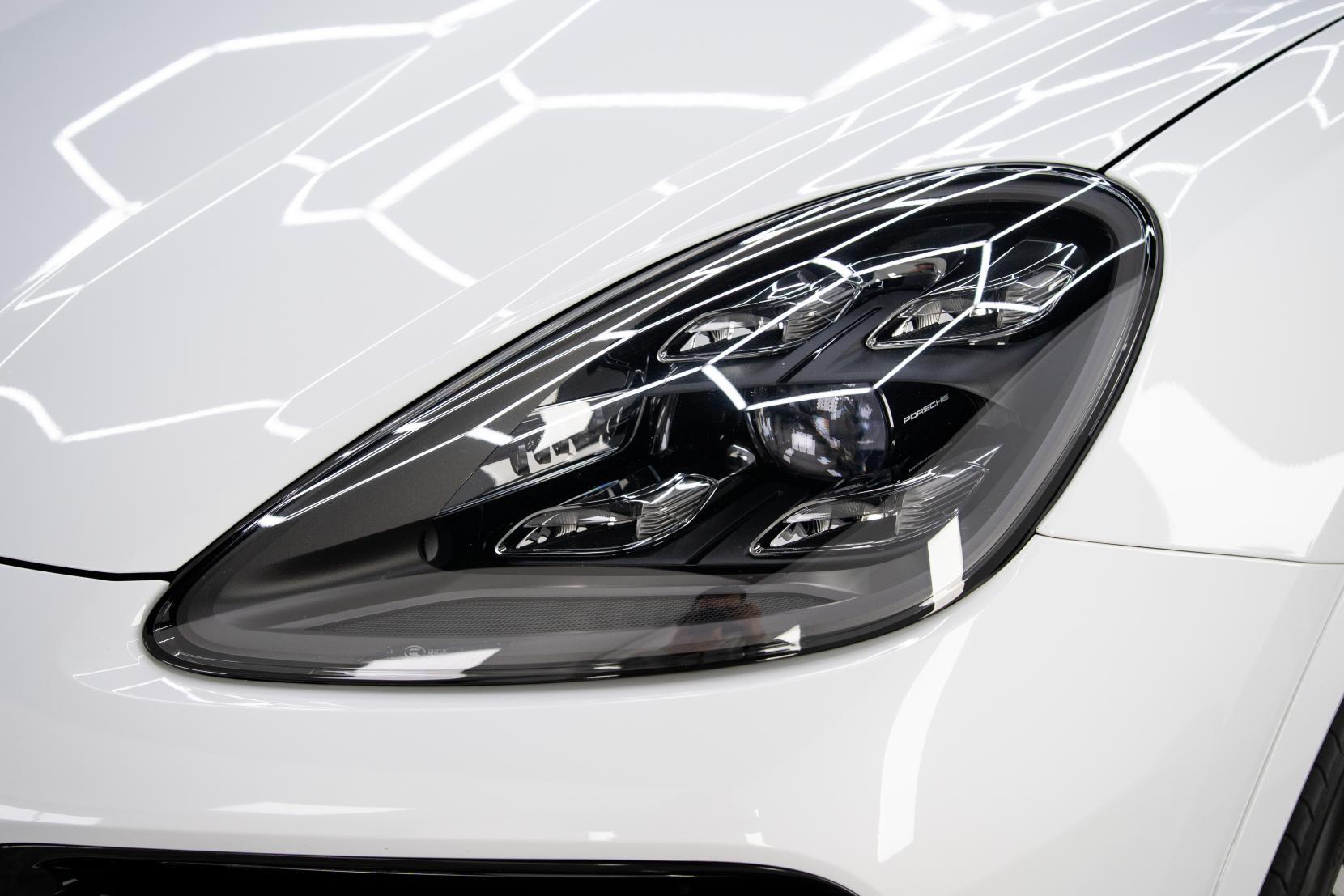 Porsche Cayenne view 35