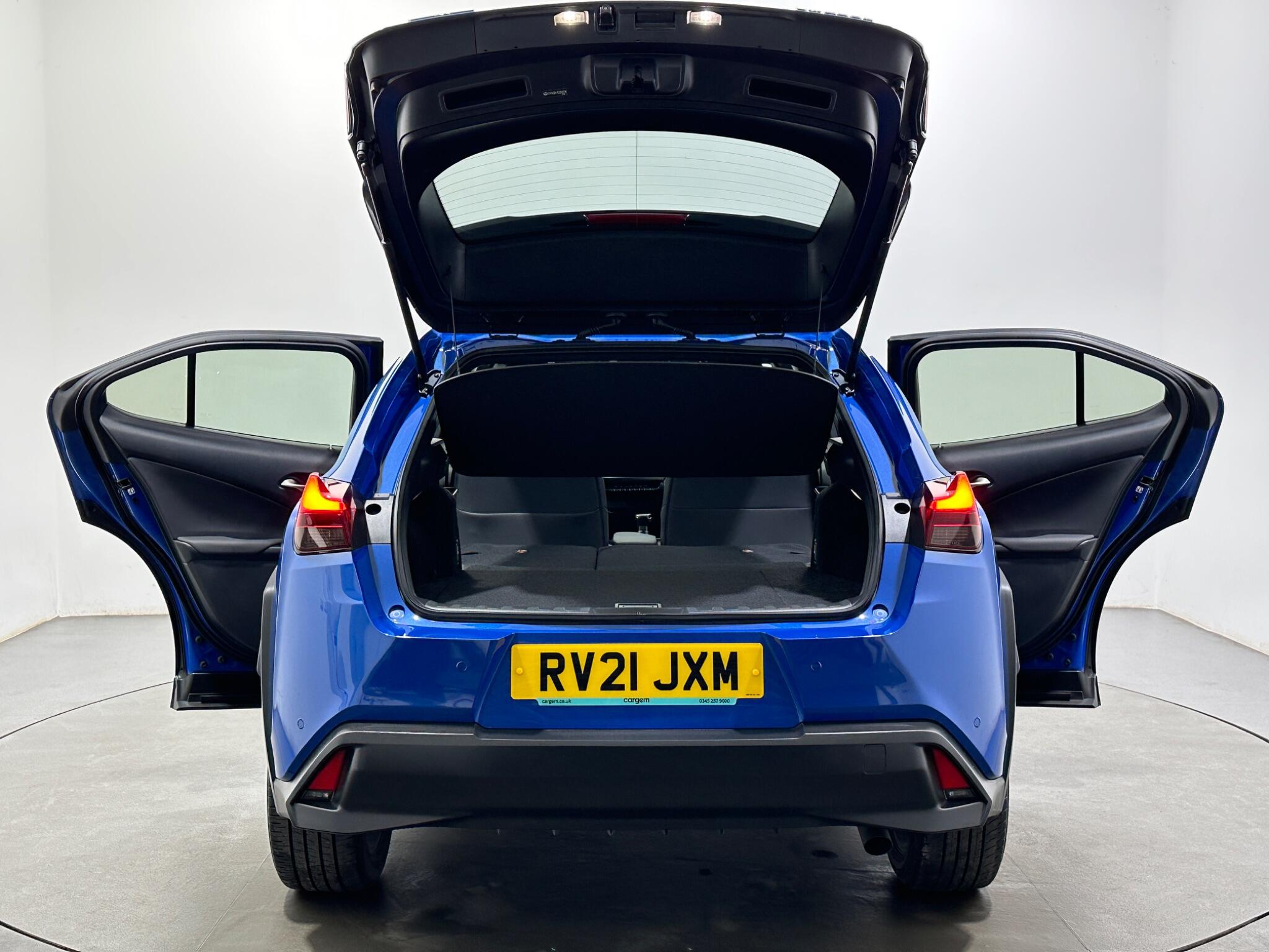 Lexus UX view 44